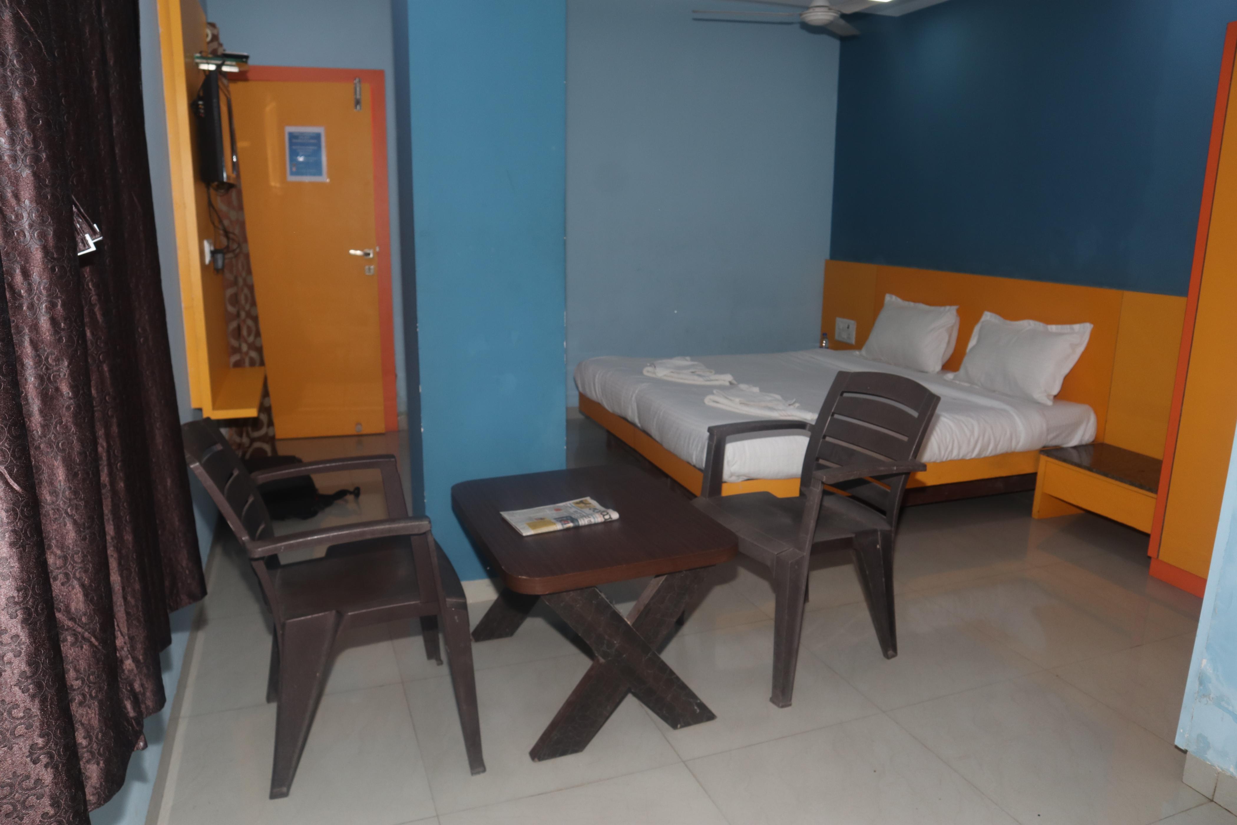 Hotel Shree Krishna Palace - Tap to explore photos