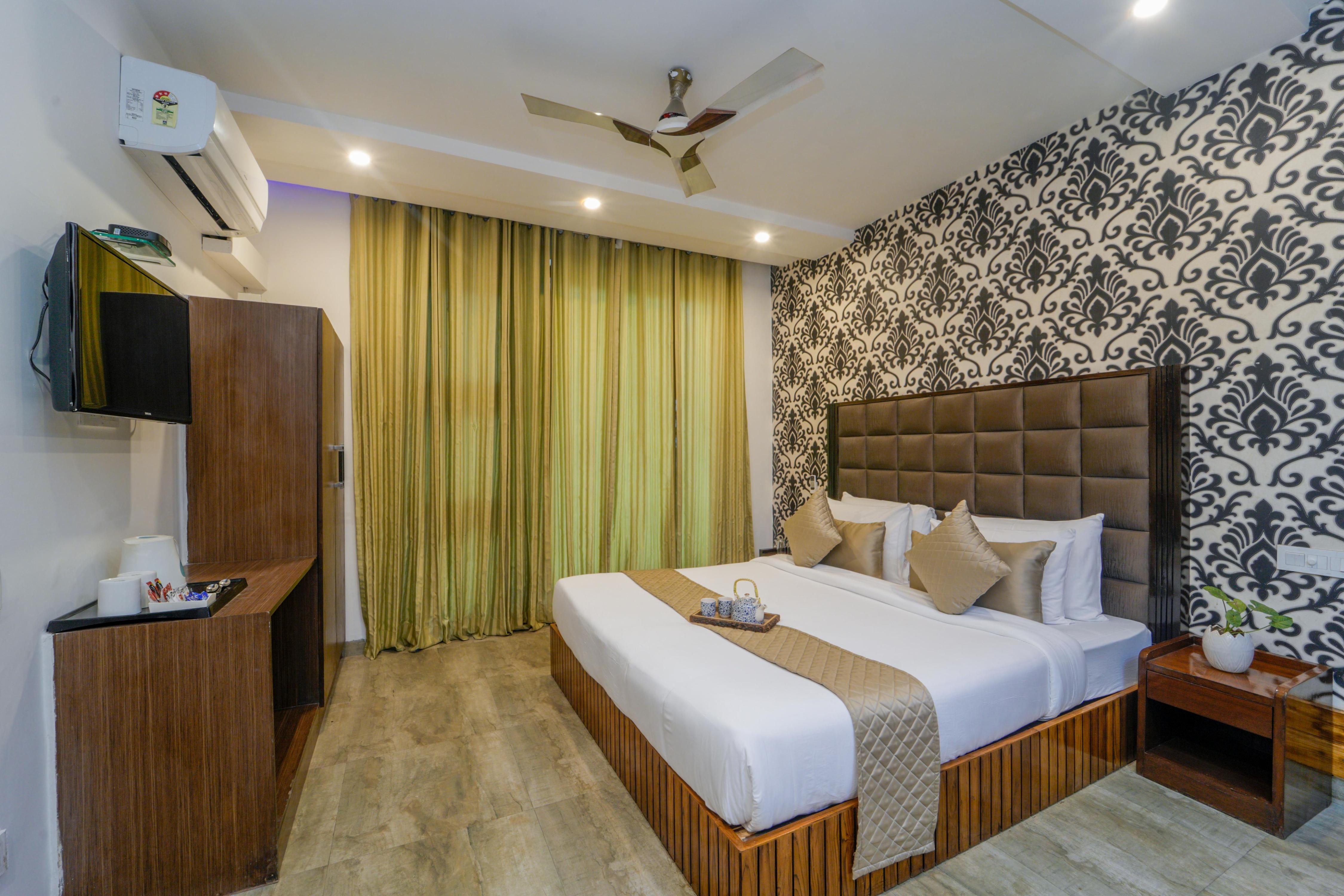 DLS Whispering Winds Room Type - DELUXE AC with Private Balcony