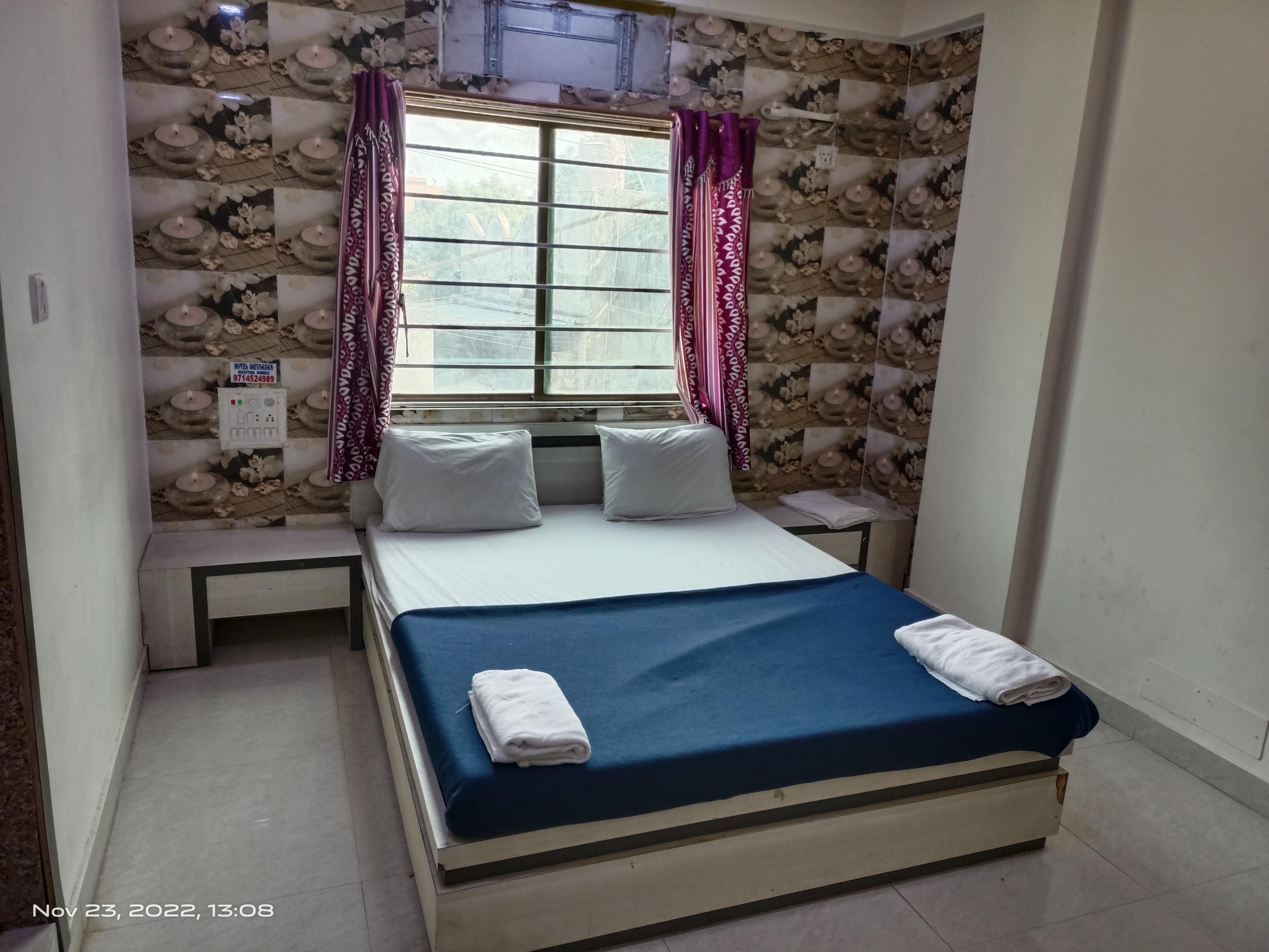 Hotel Shivsadan - Tap to explore photos