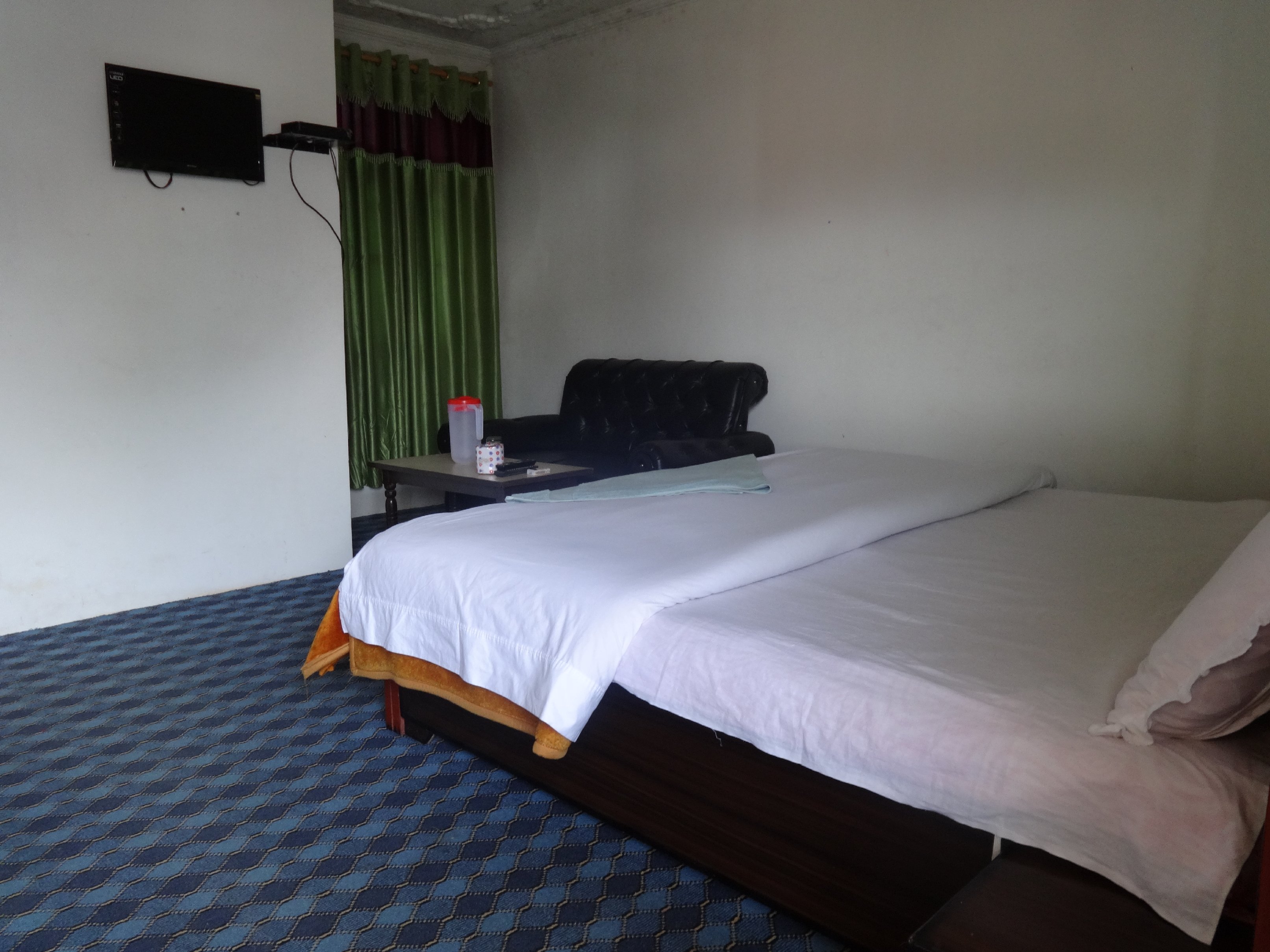 Hotel Hilal Palace Srinagar Room Type - Deluxe Room