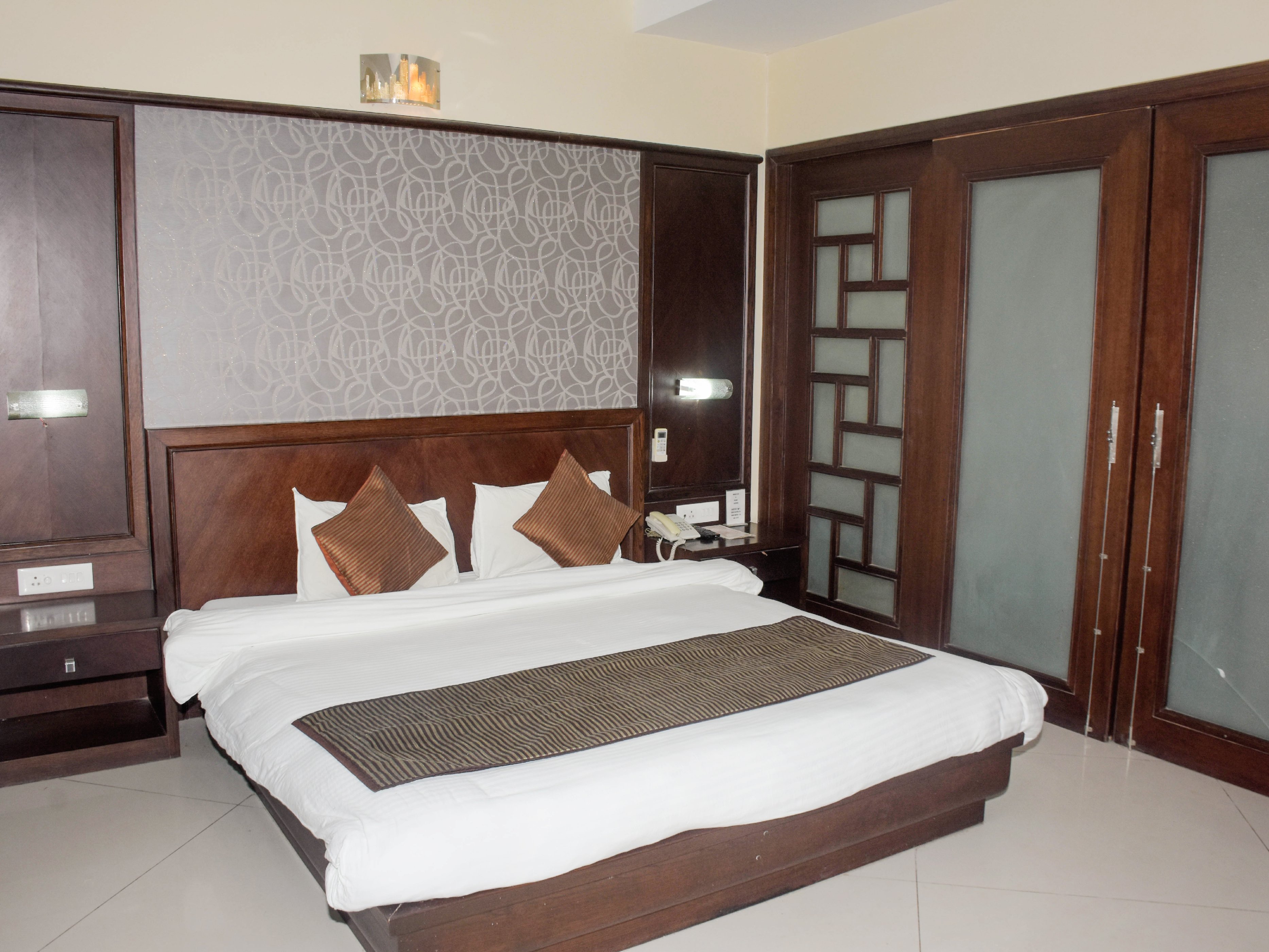 Rishab Club & Resort Room Type - Suite Room