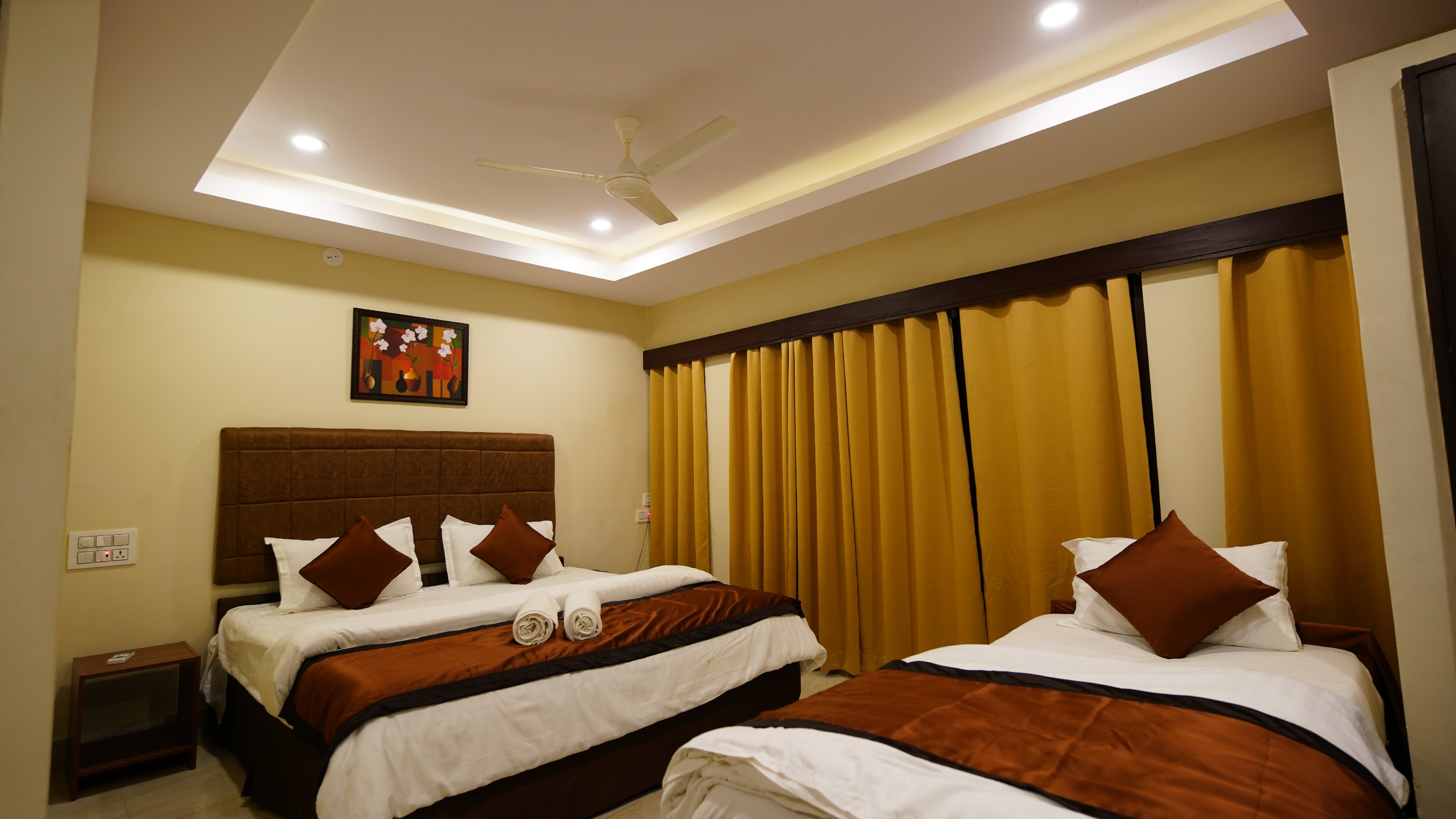 New Hotel Suhail - Tap to explore photos