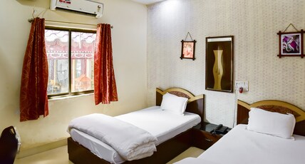 Hotel Om International Room Type - Superior Room