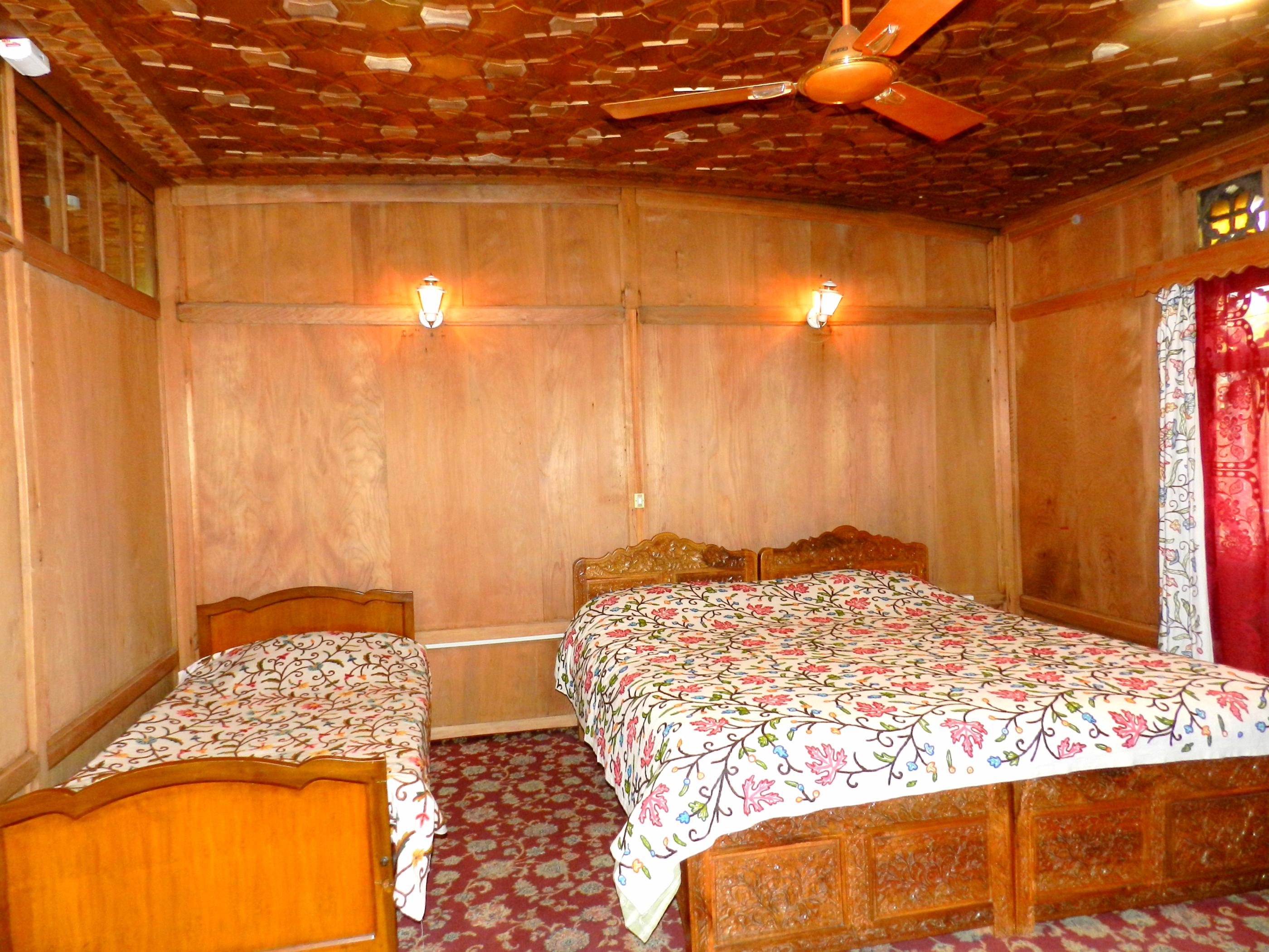 Ajanta Group of houseboat - Tap to explore photos