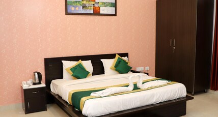 THE ABODES VILLA Room Type - Deluxe Room Free WiFi