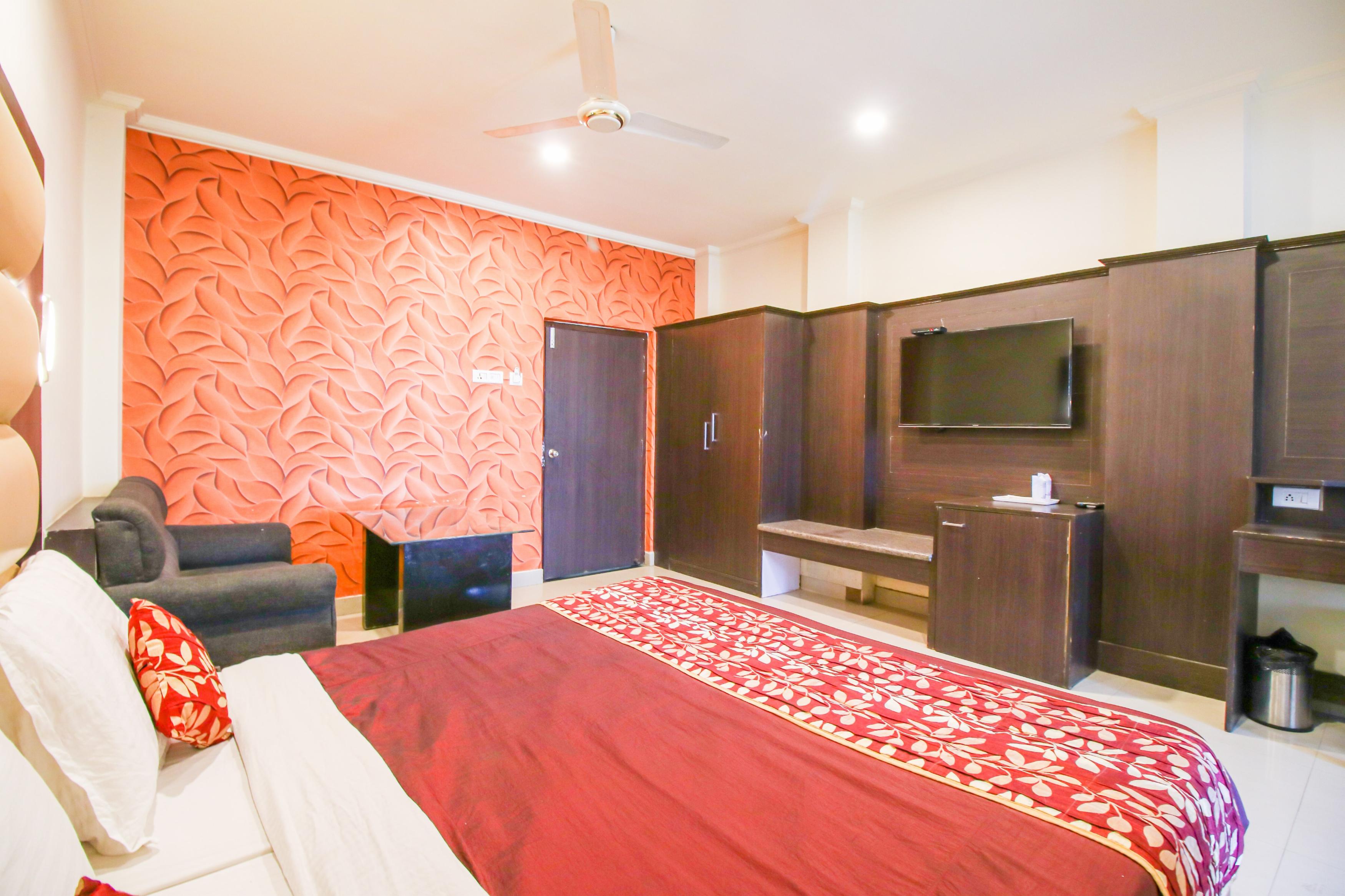 Hotel Safari Regency - Tap to explore photos