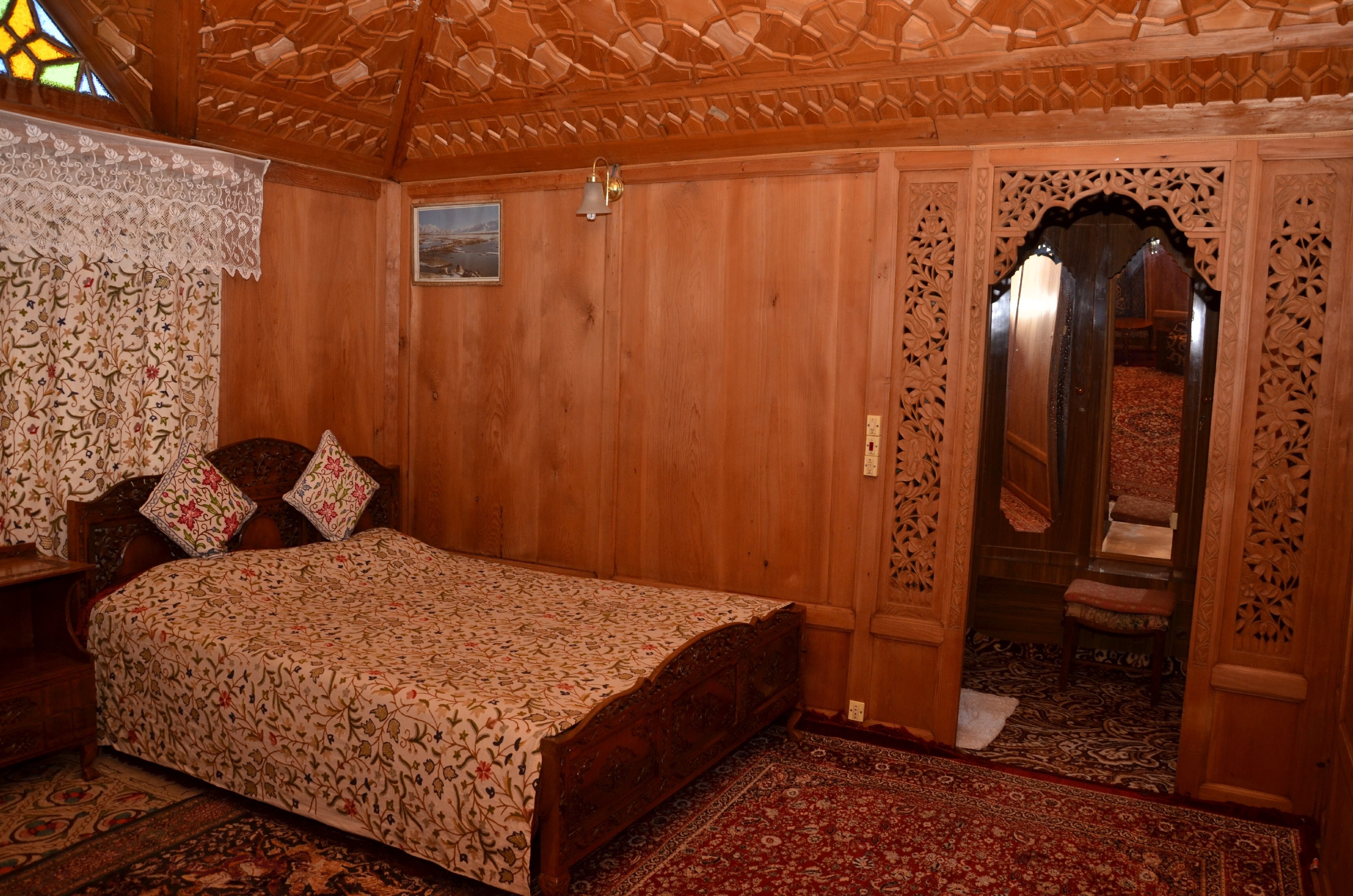 The Martin's Group Of Houseboats - Tap to explore photos