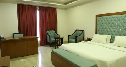 Royal Park Hotels & Resorts Room Type - Luxury Suite Room With Wifi Royal Park Hotels & Resorts Room Type - Luxury Suite Room With Wifi