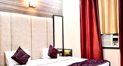 Hotel Pradeep Palace Room Type - Deluxe room