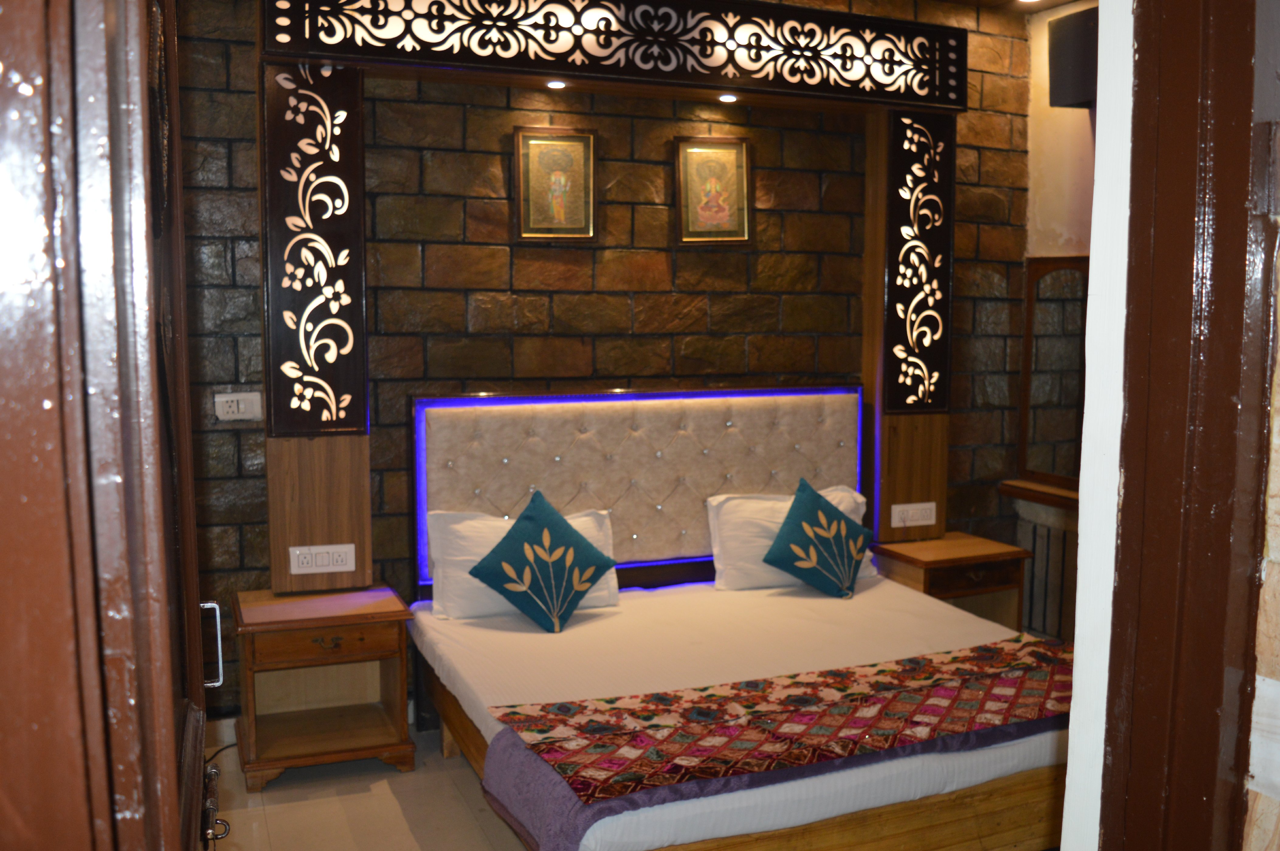 Sham Hotel Room Type - 2 Bed AC Room