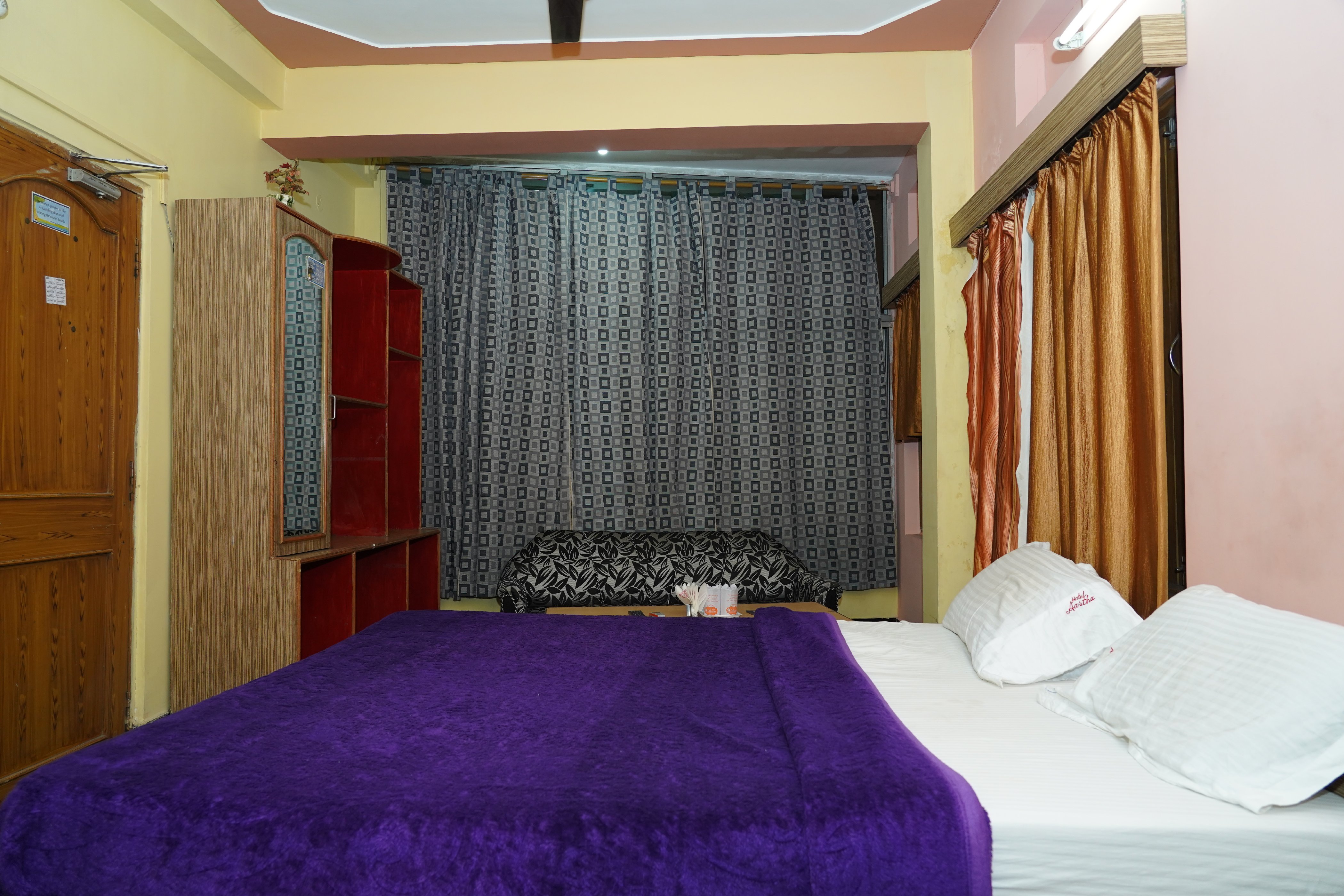 Hotel Aastha Palace - Tap to explore photos