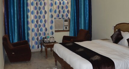 Hotel Vinayakam Room Type - Deluxe Ac Room