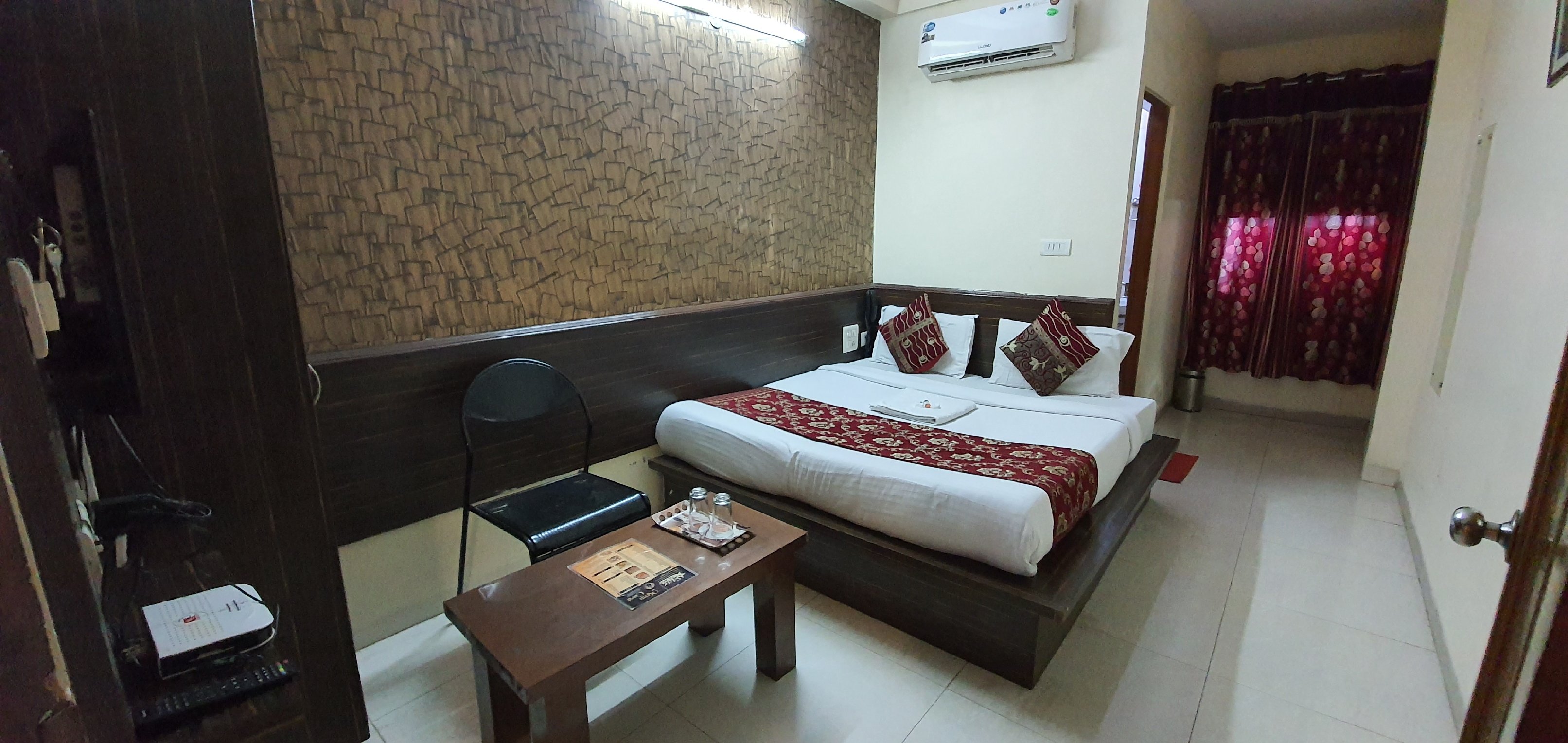 Hotel Star Palace Room Type - Deluxe Ac Room