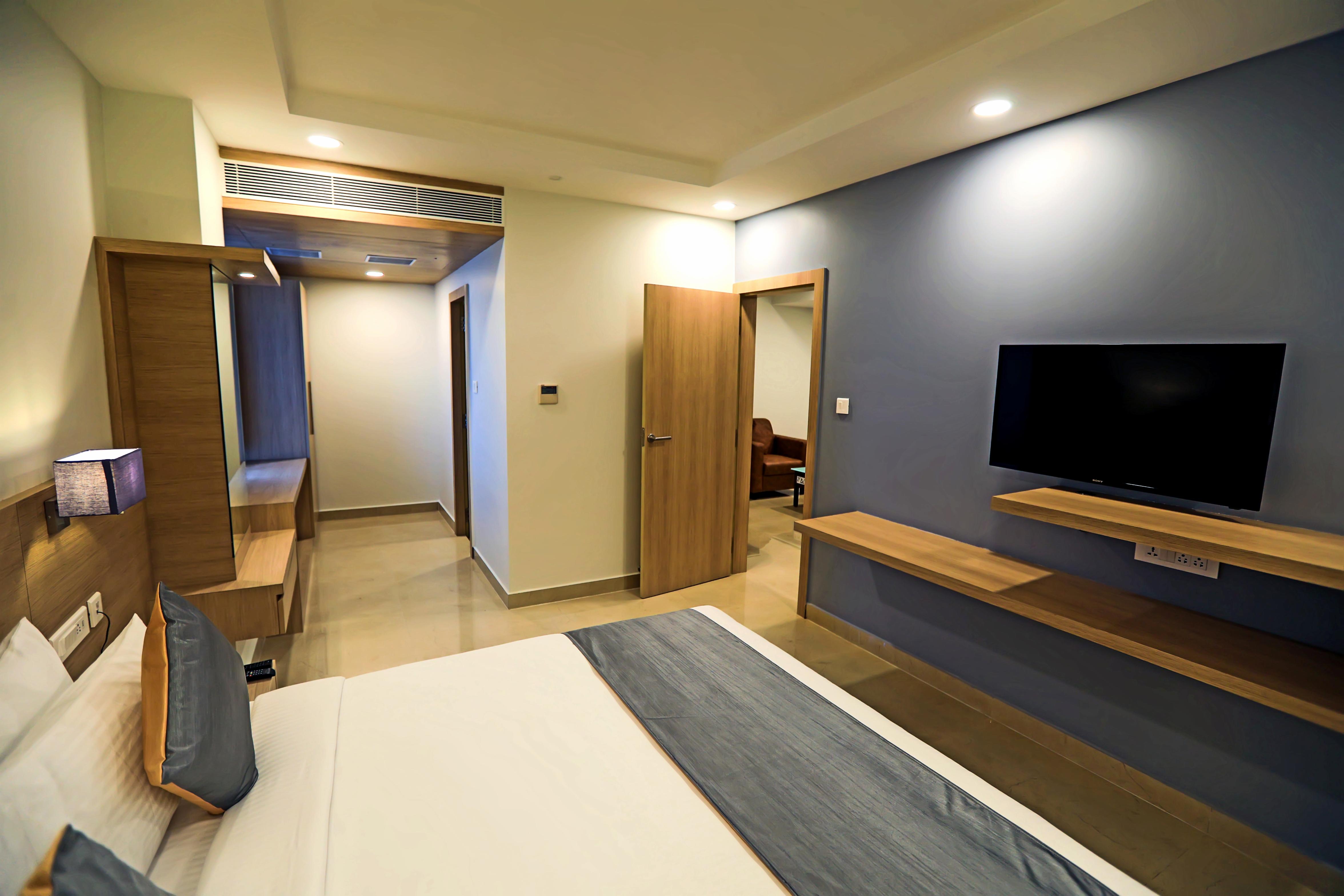 PP Residency Room Type - Suite Room with Balcony