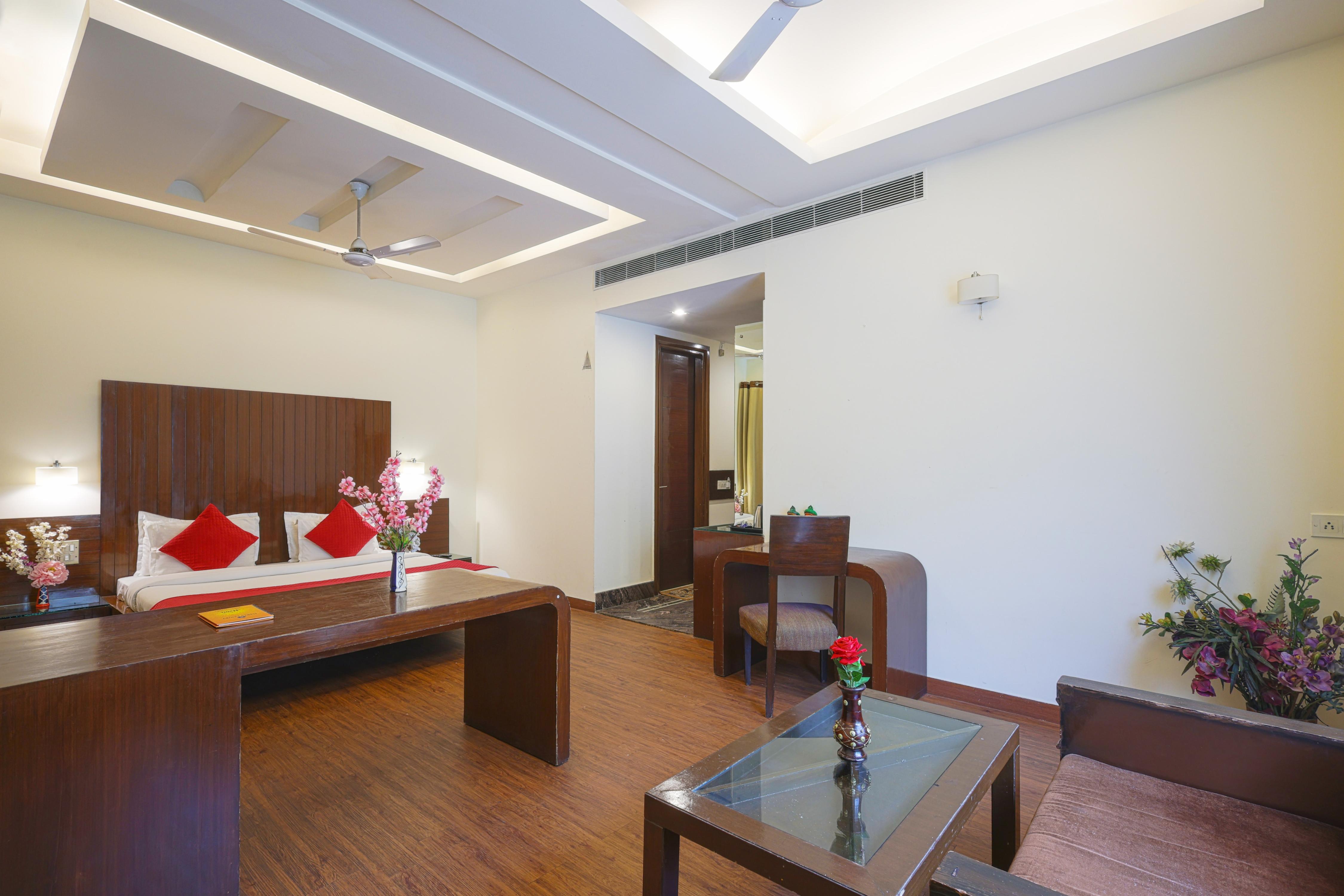 Hotel Haris MG Road Gurugram Room Type - Deluxe Quadruple Room
