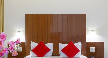 Hotel Haris MG Road Gurugram Room Type - Deluxe Double or Twin Room