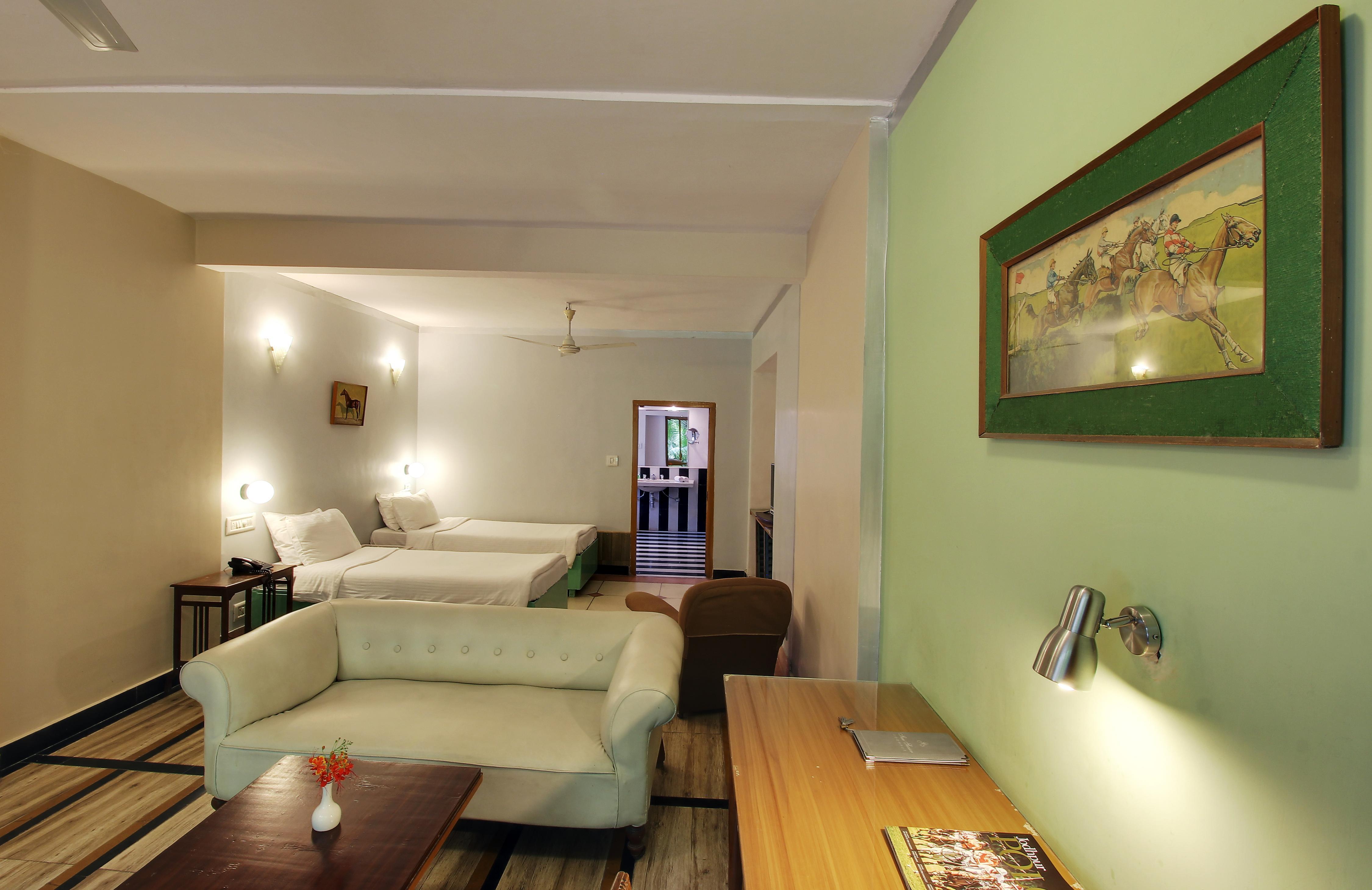 Hotel Inn Season Art Deco Heritage Hotel in Jodhpur - Tap to explore photos