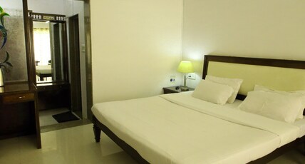 MPT Marble Rocks, Bhedaghat (500 mts to Dhuandhar Falls) Room Type - AC
