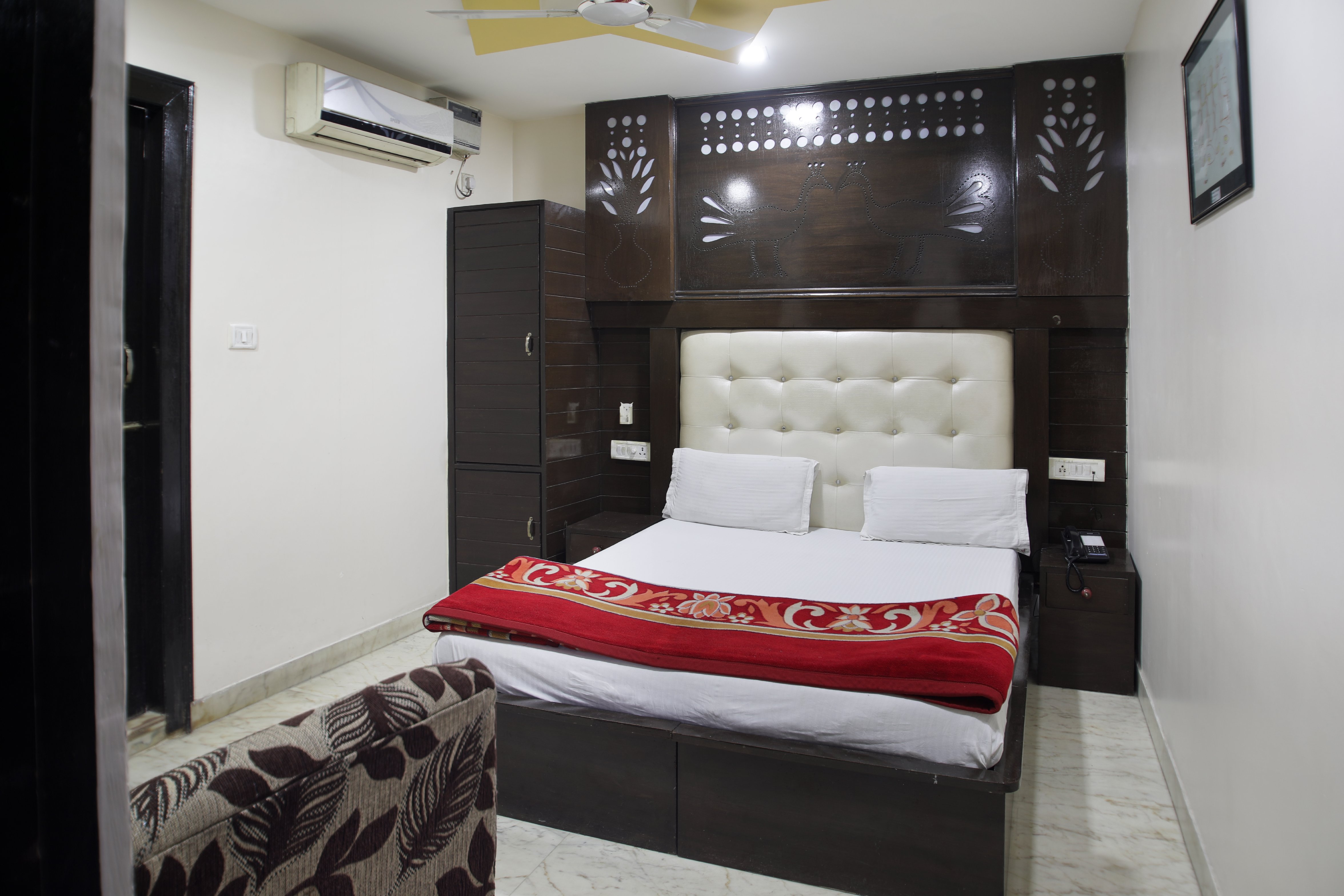 Ajay Guest House Room Type - Deluxe Room Non AC With Complementary Wifi