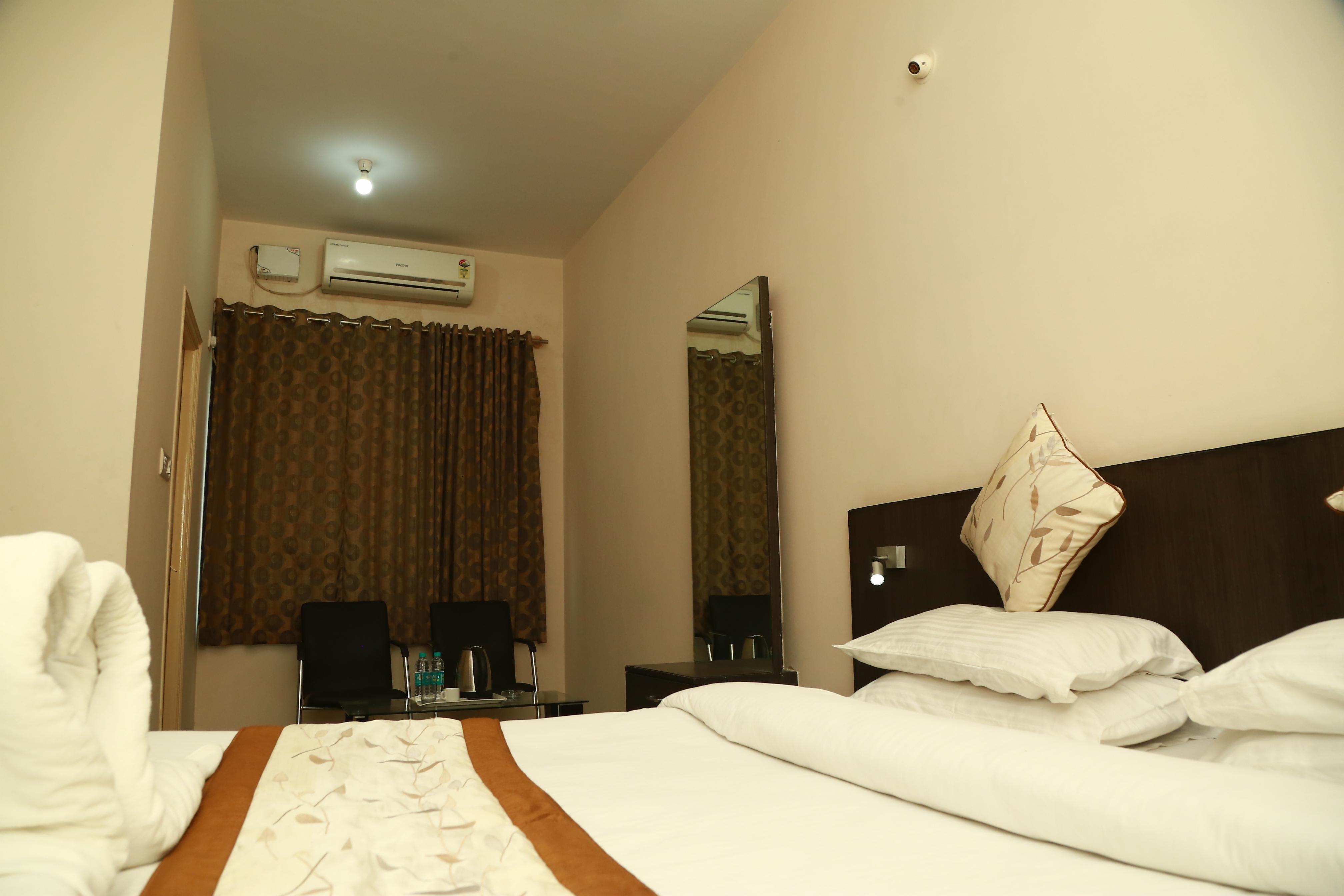 Soundarya hotel - Tap to explore photos
