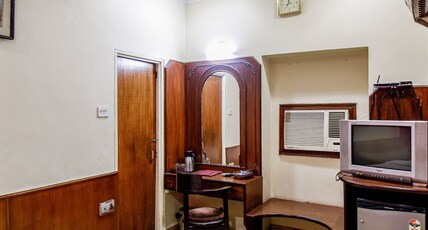Hotel Heera Room Type - Deluxe Triple Bed AC