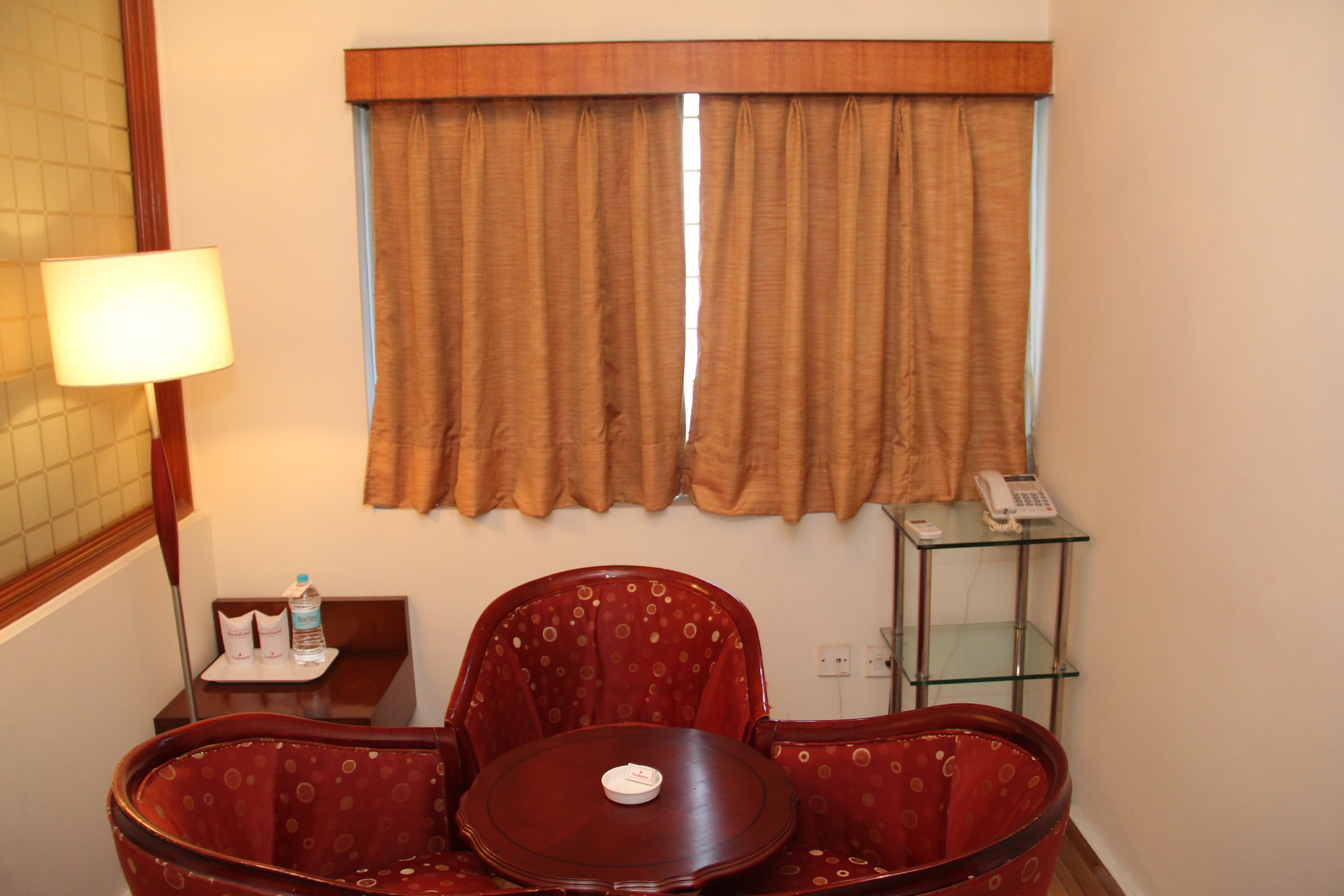 The Bigboss - Tap to explore photos