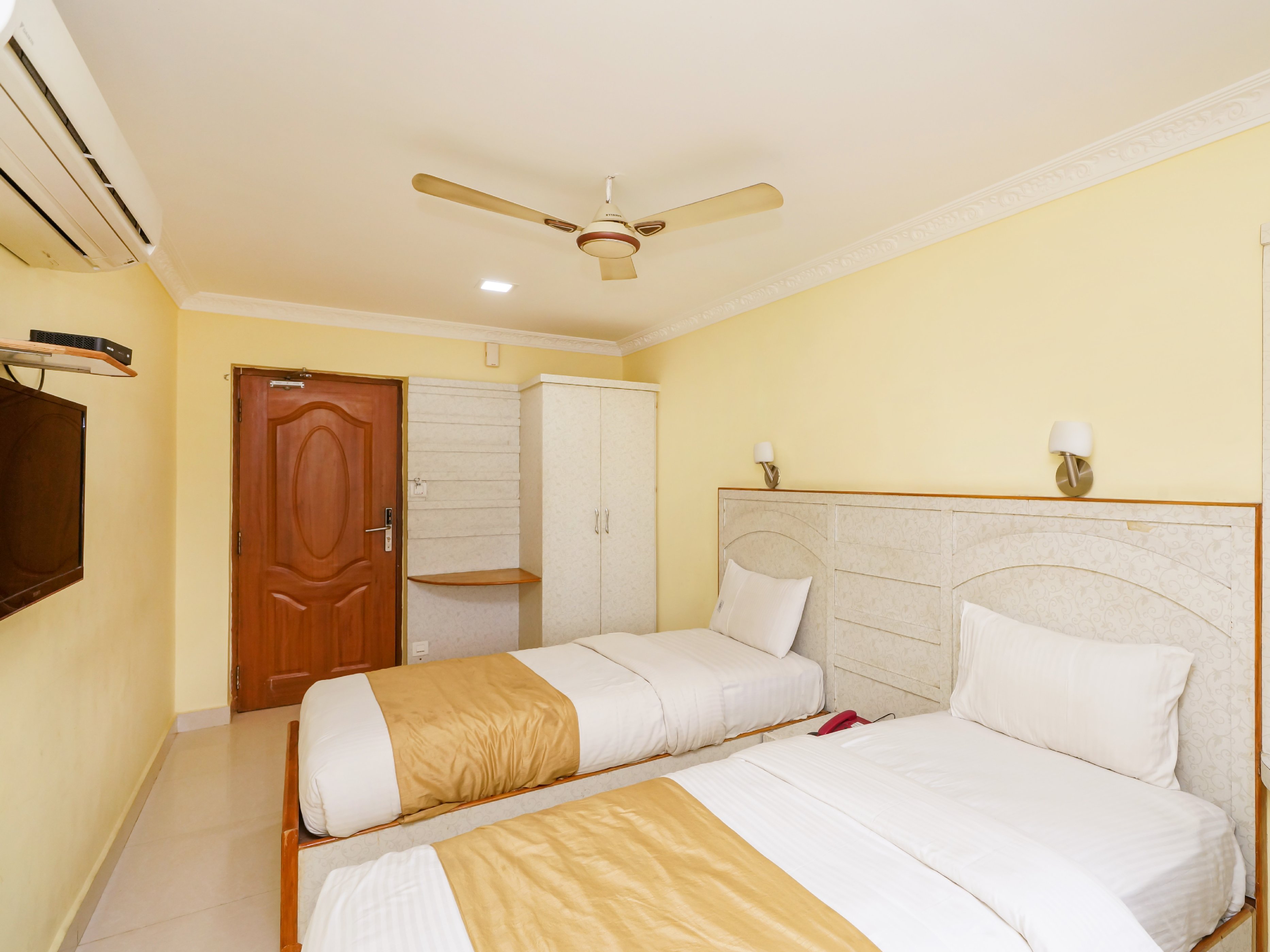 Hariharan Residency - Tap to explore photos