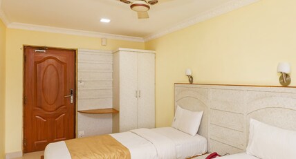 Hariharan Residency Room Type - Deluxe AC Room