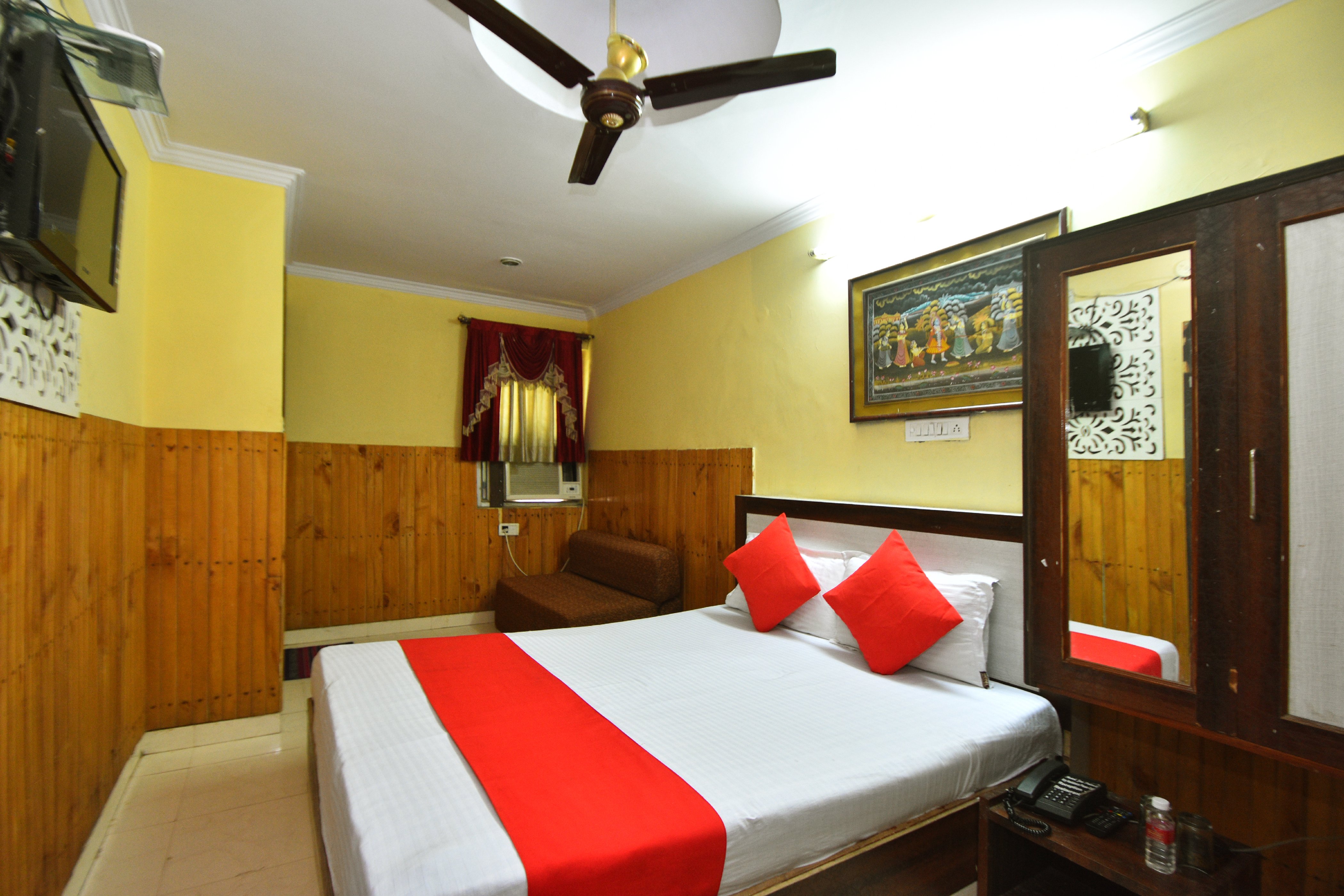 Hotel Jai Palace - Tap to explore photos