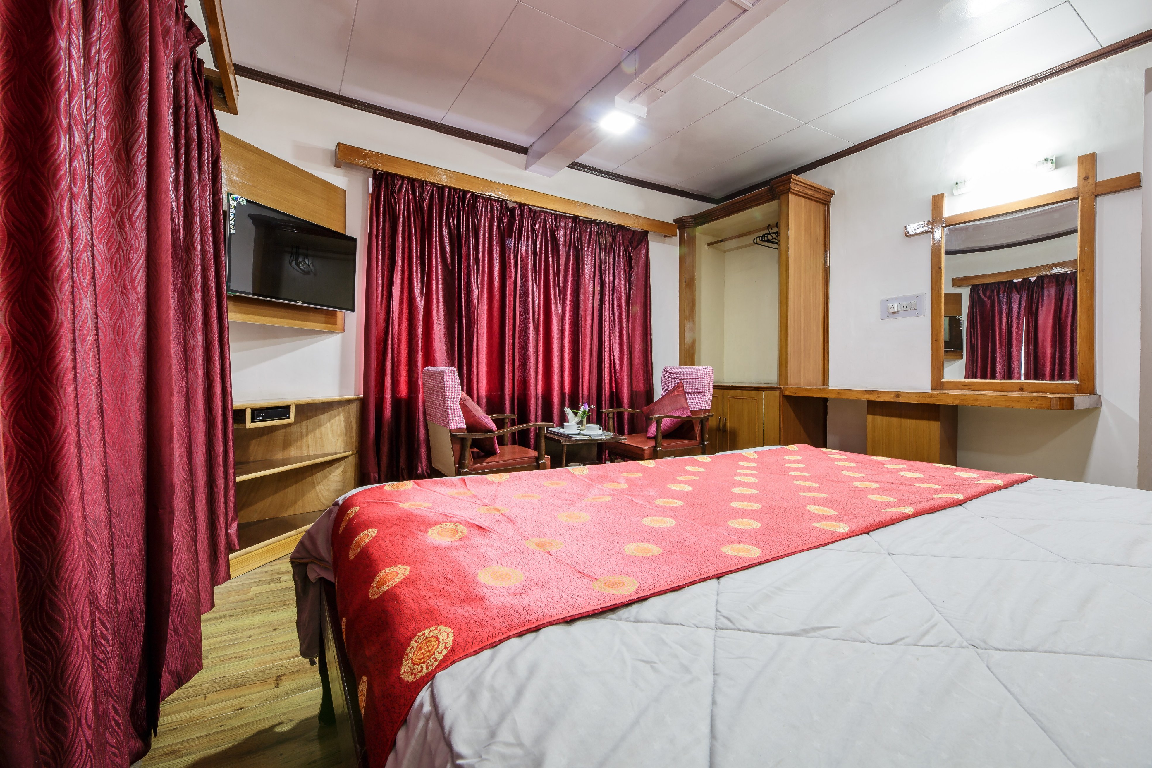 Hotel Asia - Tap to explore photos