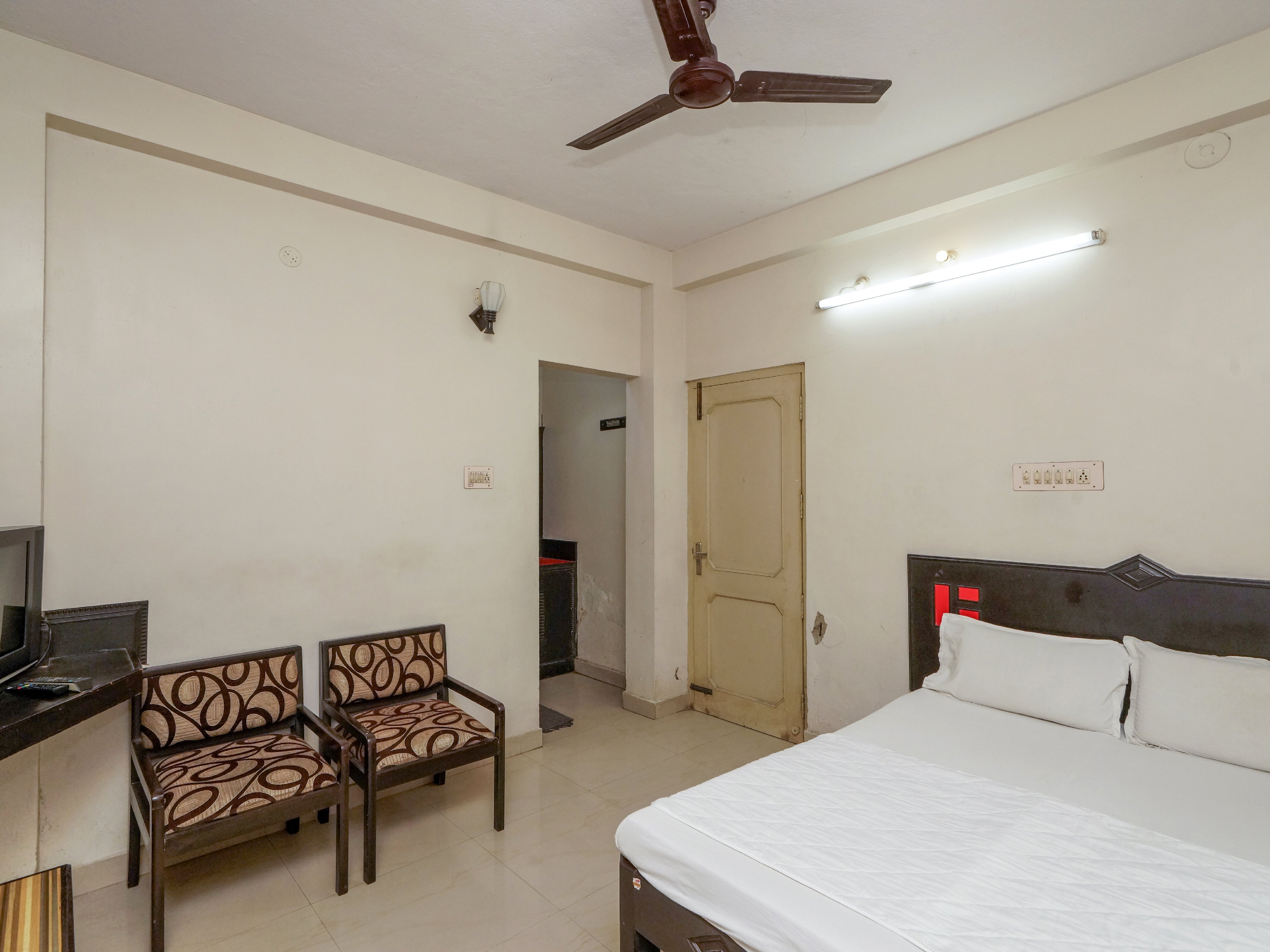 SILVER PARK GUEST HOUSE  Room Type - Standard Non A/C