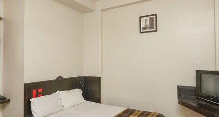 SILVER PARK GUEST HOUSE  Room Type - Executive Non A/C