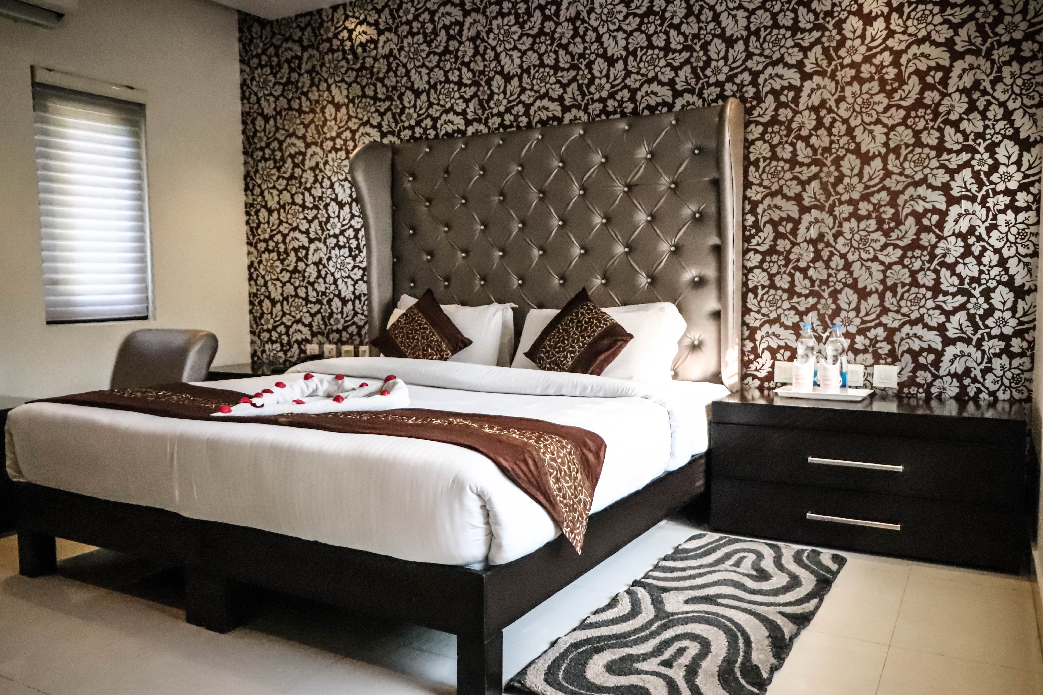 Sailani Resort & Palace - Tap to explore photos