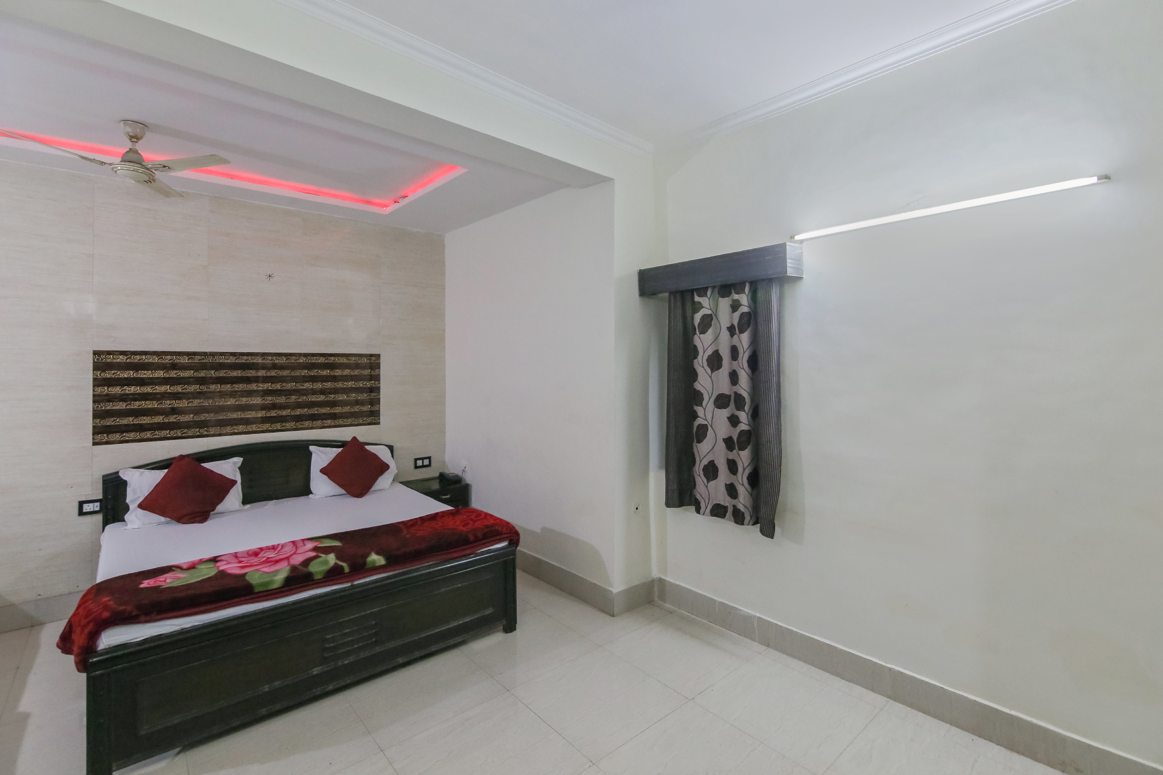 Hotel King Park Avenue Room Type - Standard Room