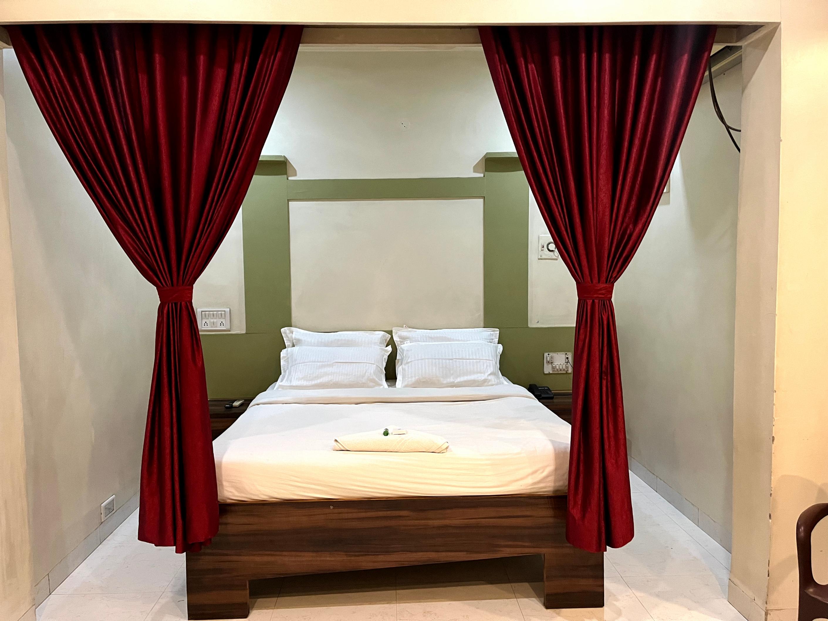 Hotel Udayshree Palace - Tap to explore photos