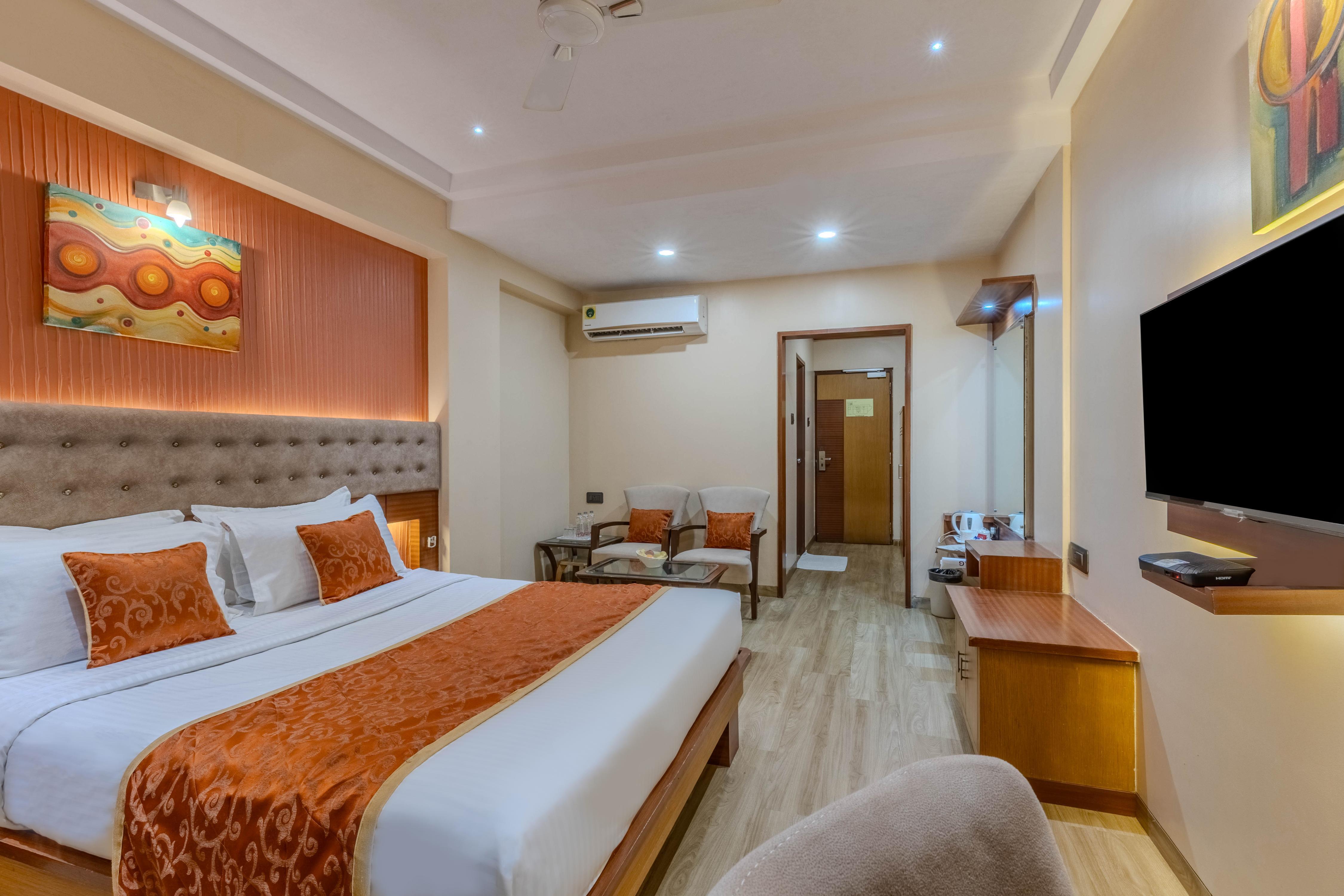 Hotel President @ Kalaghoda Room Type - Deluxe Room