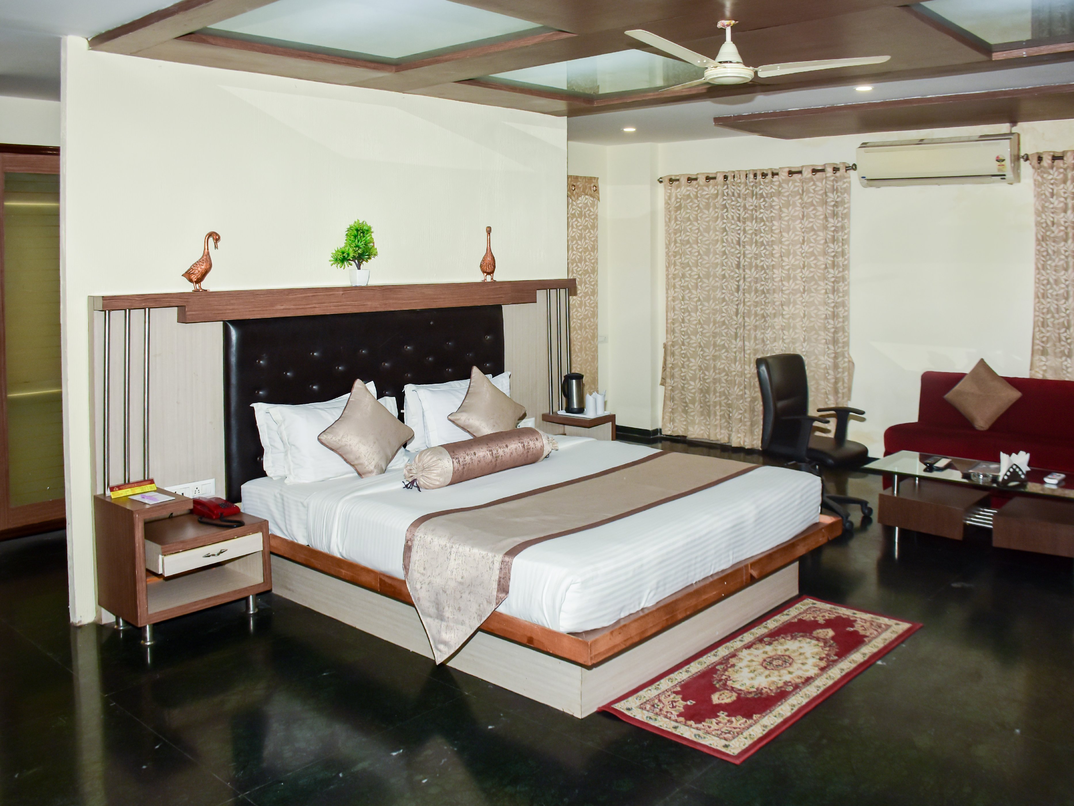 Hotel Royal Embassy Room Type - Suite Room
