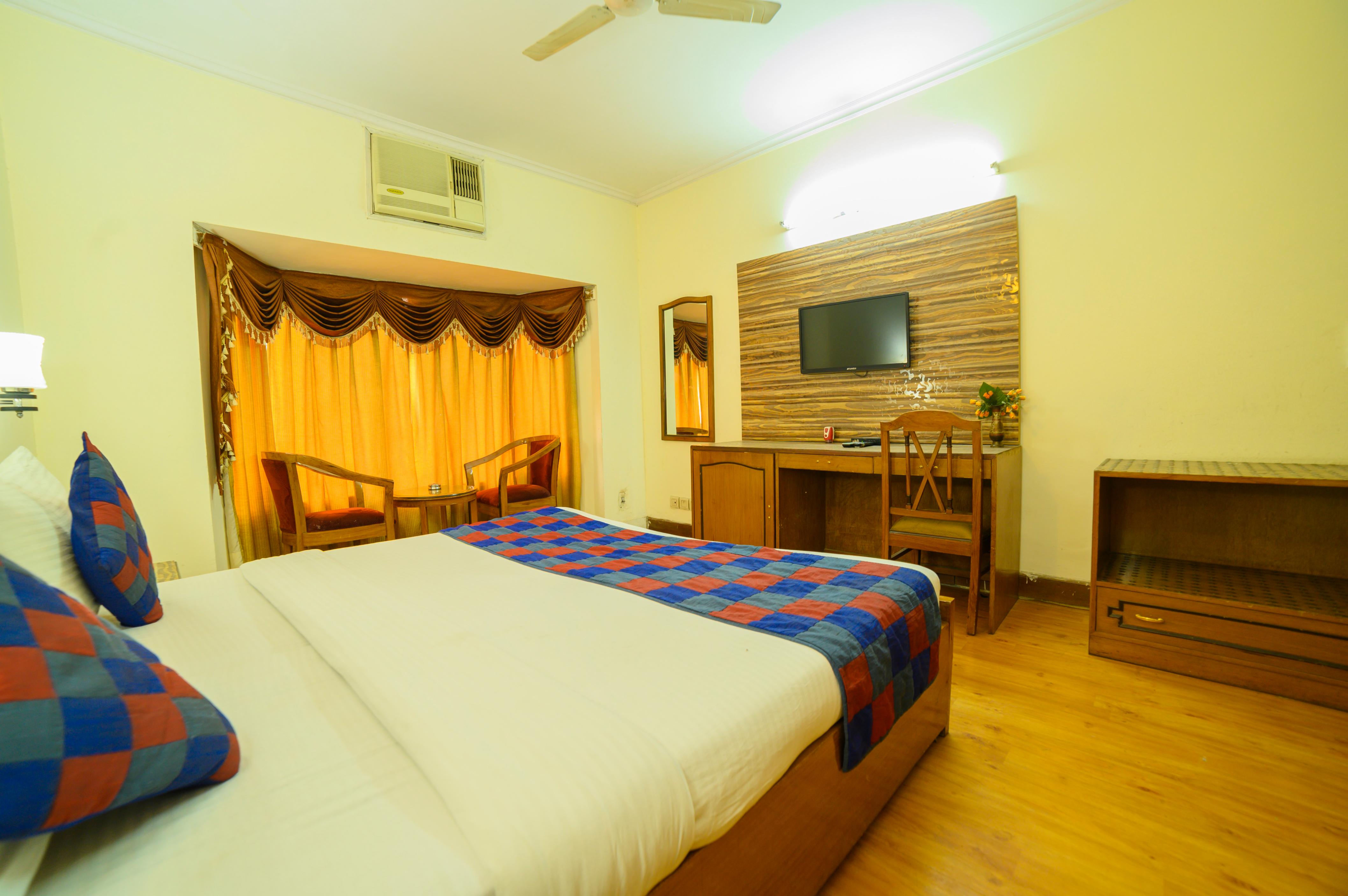 Hotel Smart Inn - Tap to explore photos