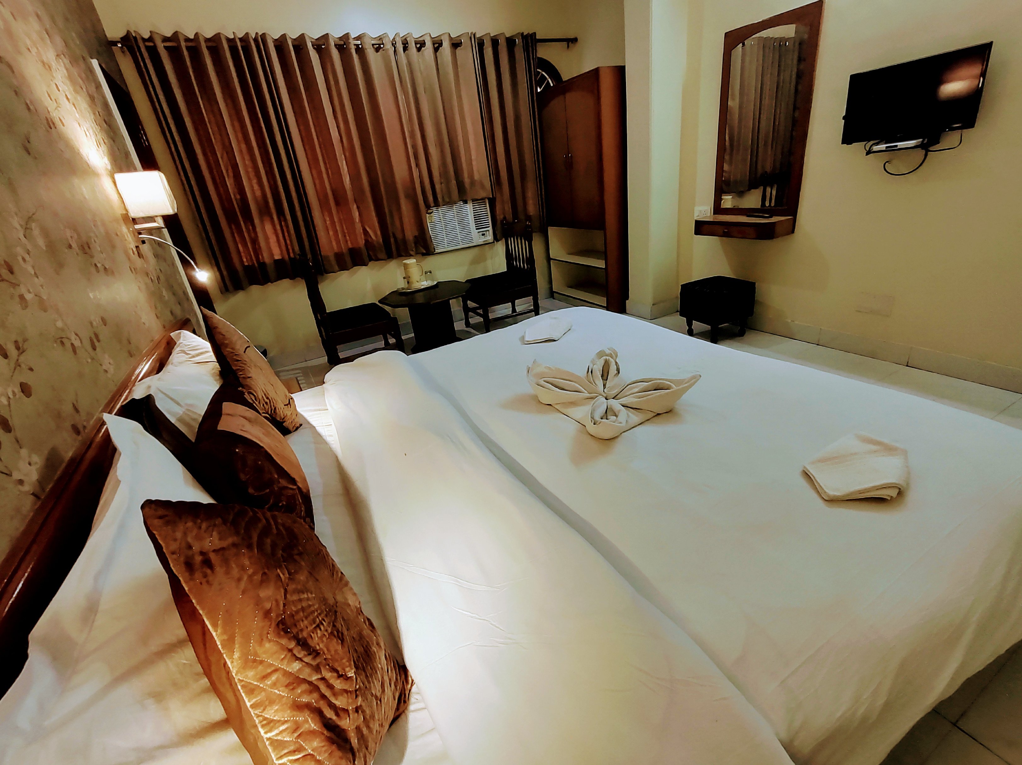 Hotel Gaurav Room Type - Super Deluxe Room