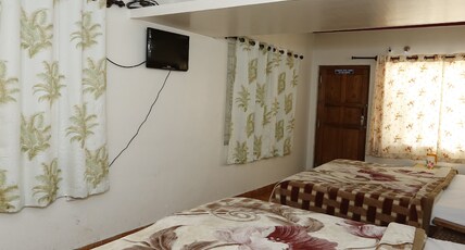 Hotel Sri Balaji Room Type - Family Room