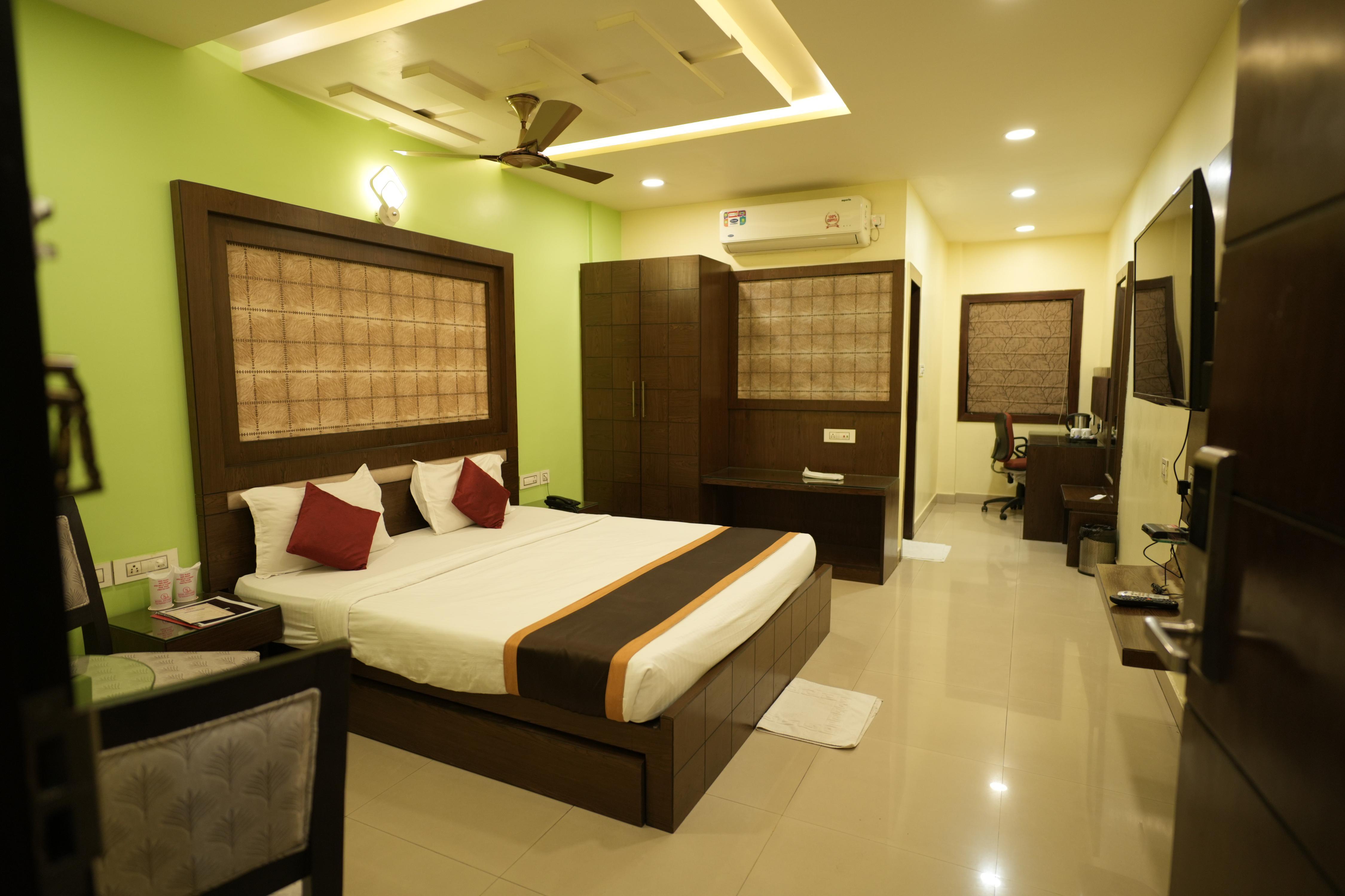 Hotel saptarshi - Tap to explore photos
