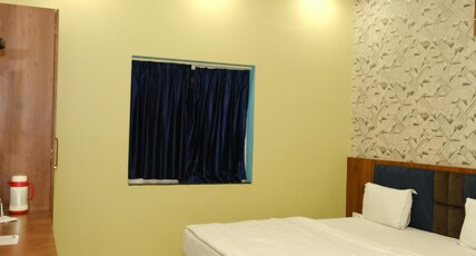 HOTEL BHARATI Room Type - Deluxe Room