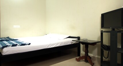 Misty Hills Resort and Hotel Room Type - Executive Room Non AC