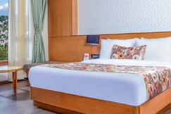 Summit Montana Suites & Spa at Mall