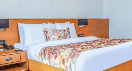 Summit Montana Suites & Spa at Mall Room Type - Executive Suite View Room
