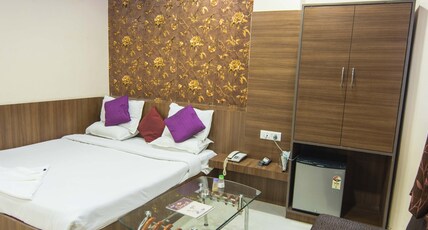 hotel swarat by BookingCare Room Type - Presidential Suite Room