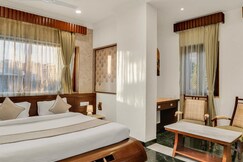 HnM THE BOUTIQUE HOTEL