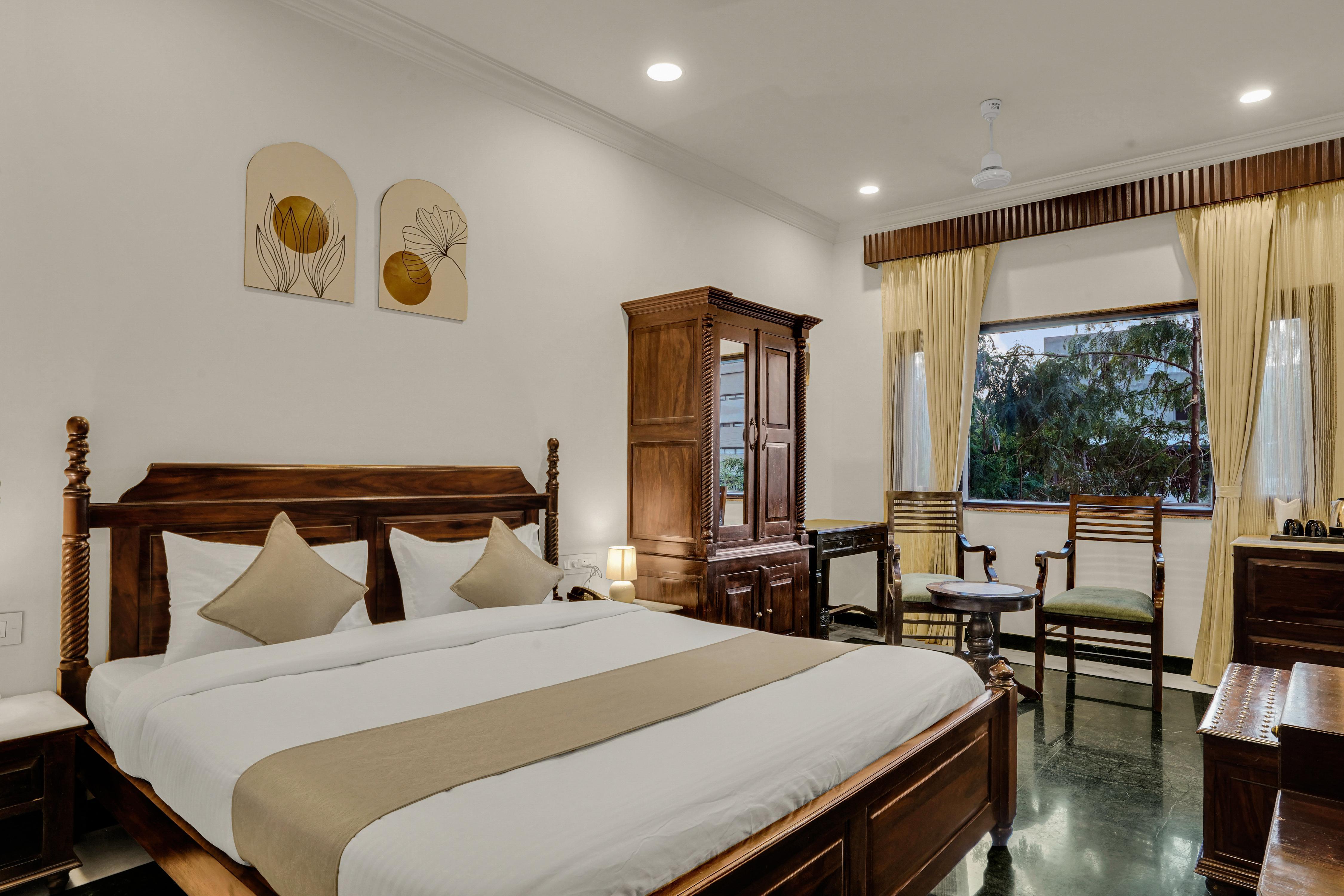 HnM THE BOUTIQUE HOTEL Room Type - Deluxe Room HnM THE BOUTIQUE HOTEL Room Type - Deluxe Room