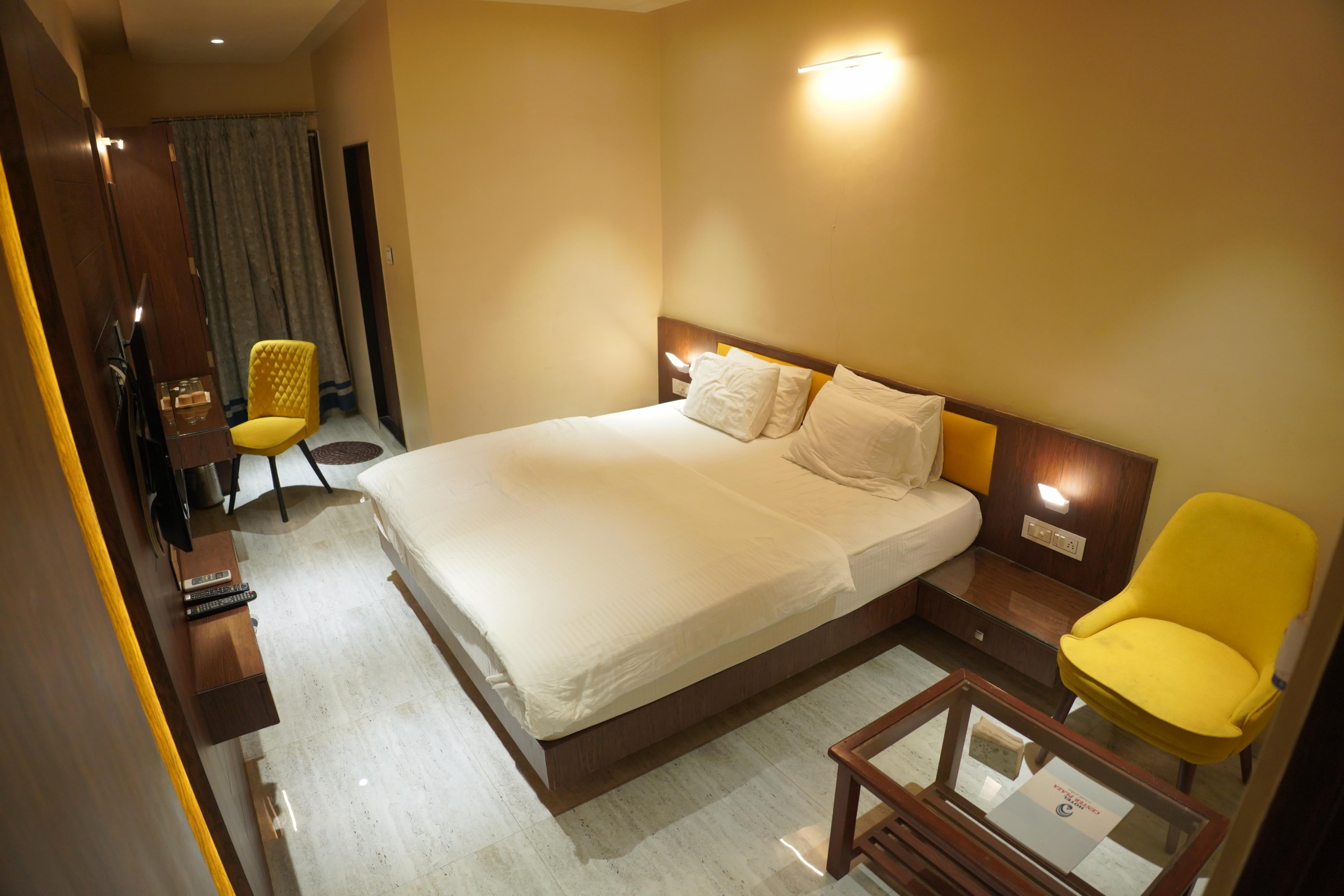 Hotel Center Plaza - Tap to explore photos