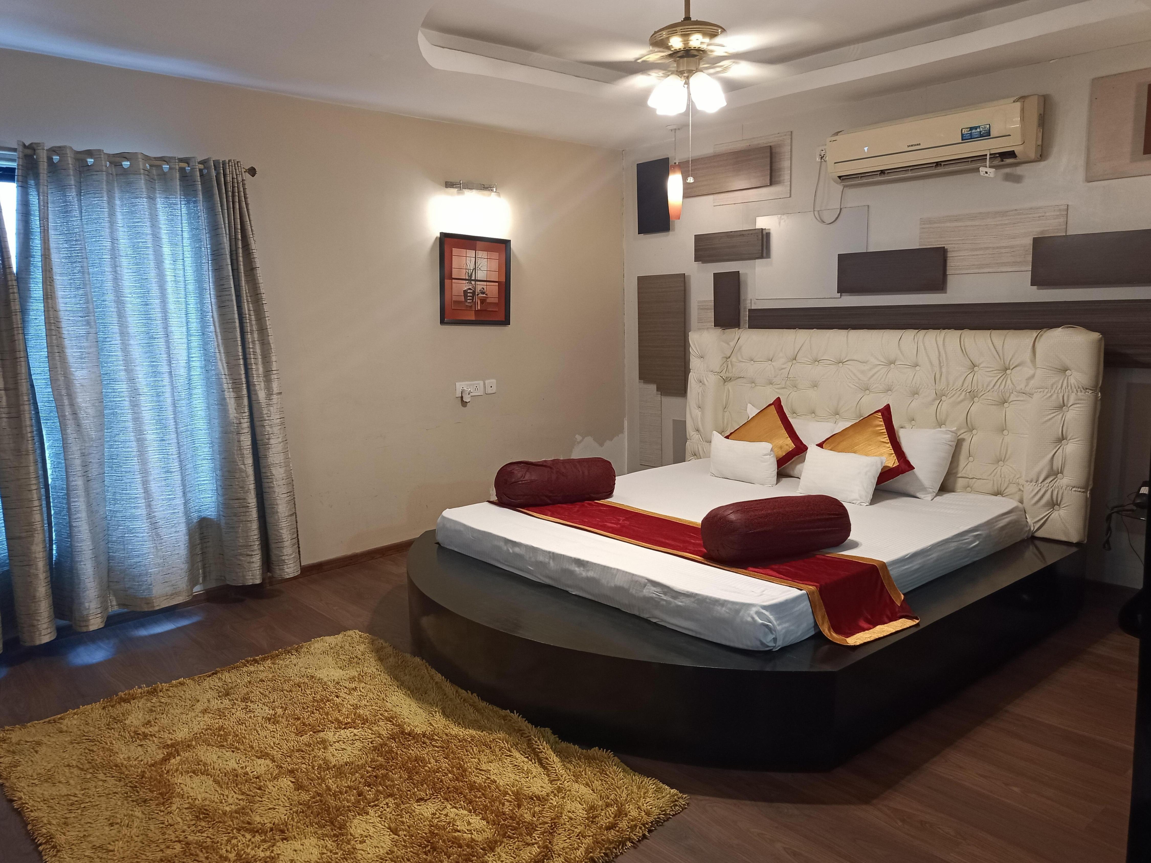 Hotel Little Palace Room Type - Premium Room AC